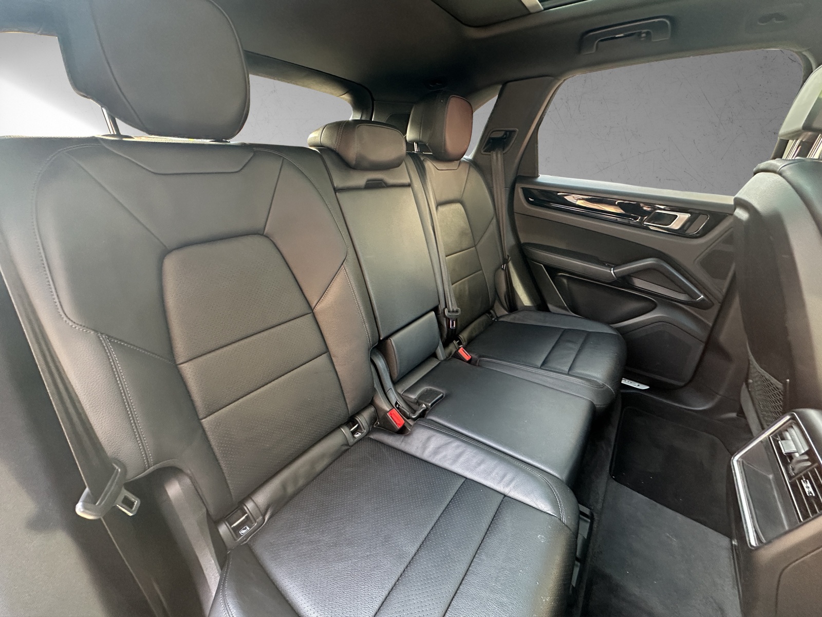 PORSCHE Cayenne E-Hybrid Platinum Edition-image-13