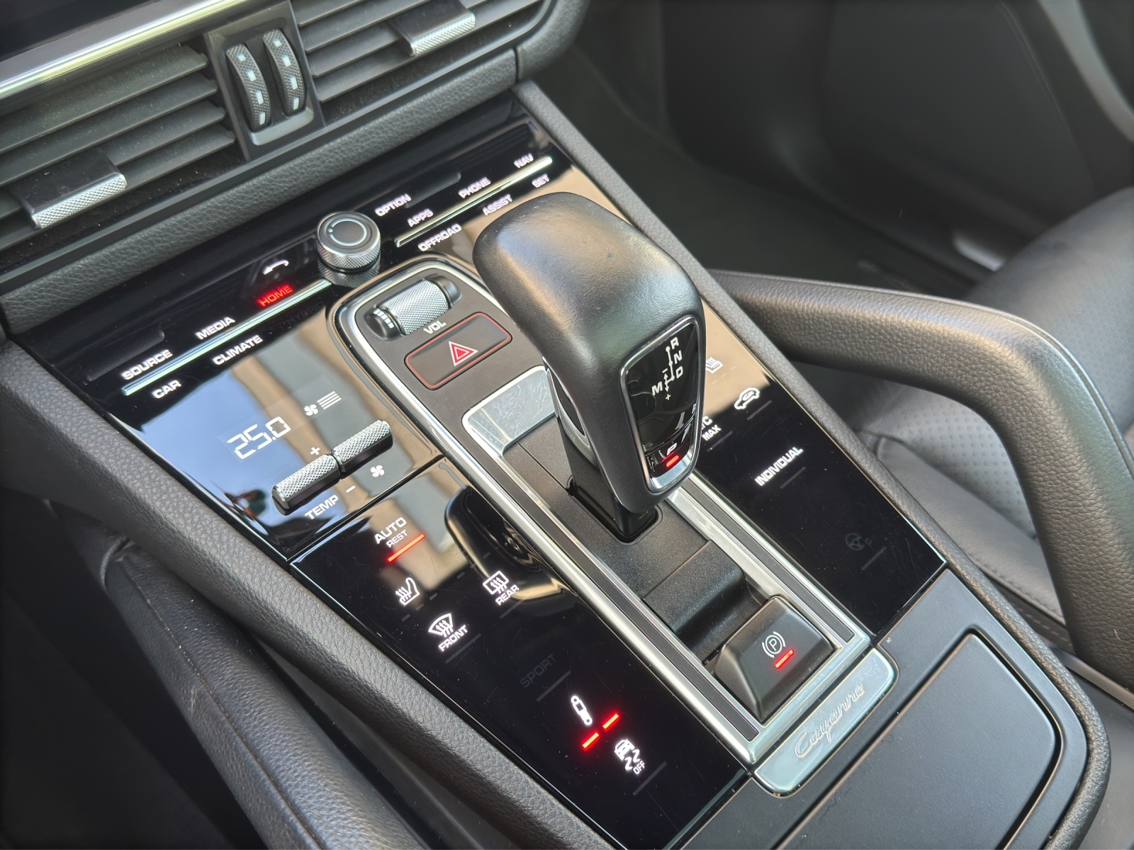 PORSCHE Cayenne E-Hybrid Platinum Edition-image-9
