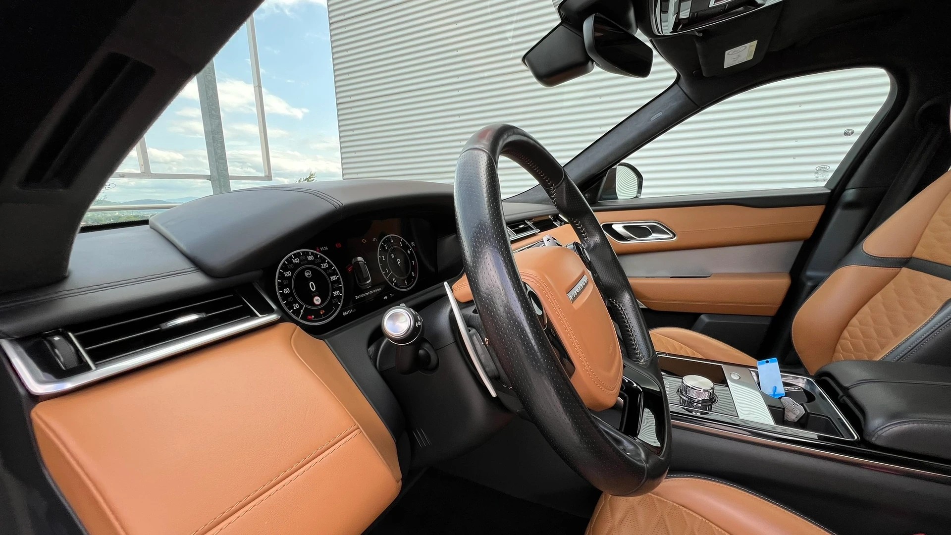 LAND ROVER RANGE ROVER VELAR SV AUTOBIOGRAPHY DYNAMIC EDITION BLACK AUTOMATIC l 550 PS-image-24