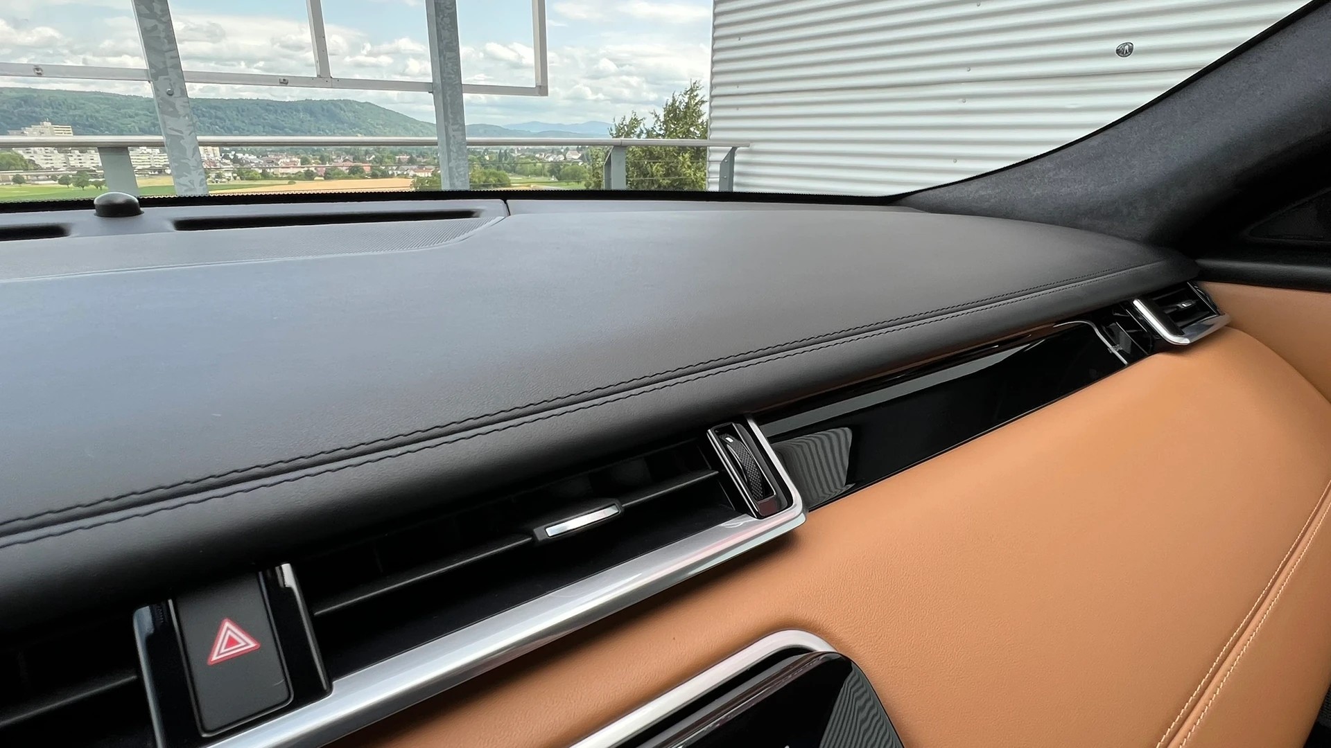 LAND ROVER RANGE ROVER VELAR SV AUTOBIOGRAPHY DYNAMIC EDITION BLACK AUTOMATIC l 550 PS-image-22