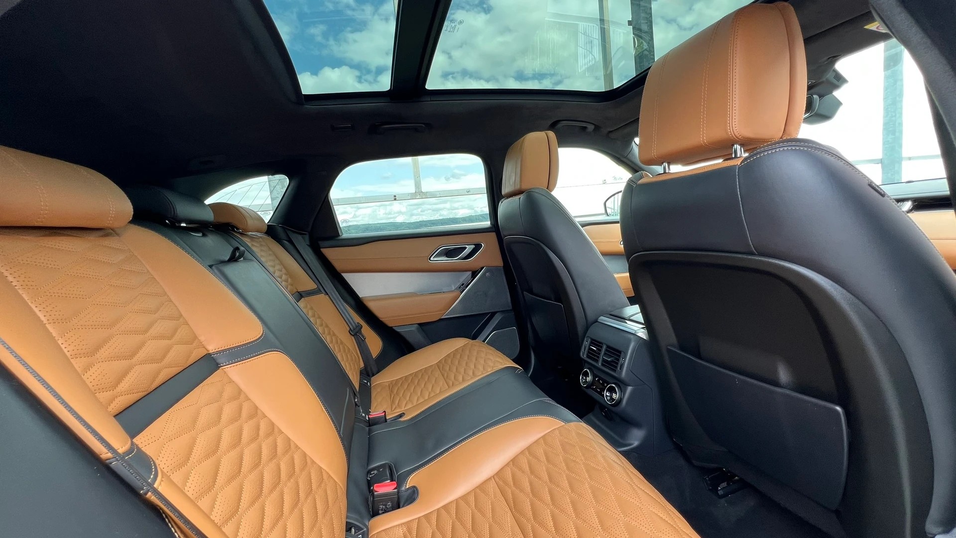 LAND ROVER RANGE ROVER VELAR SV AUTOBIOGRAPHY DYNAMIC EDITION BLACK AUTOMATIC l 550 PS-image-26