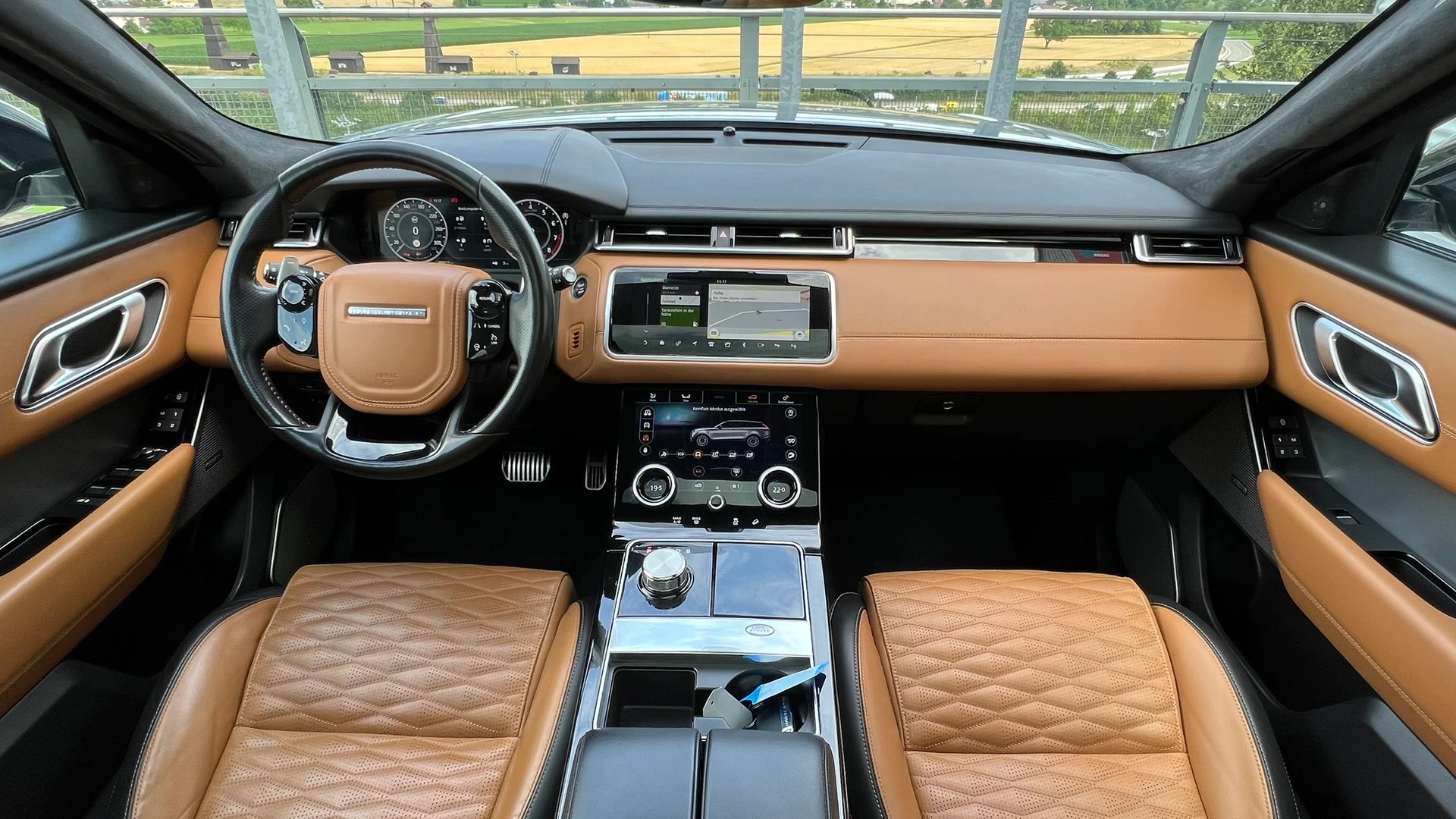 LAND ROVER RANGE ROVER VELAR SV AUTOBIOGRAPHY DYNAMIC EDITION BLACK AUTOMATIC l 550 PS-image-19