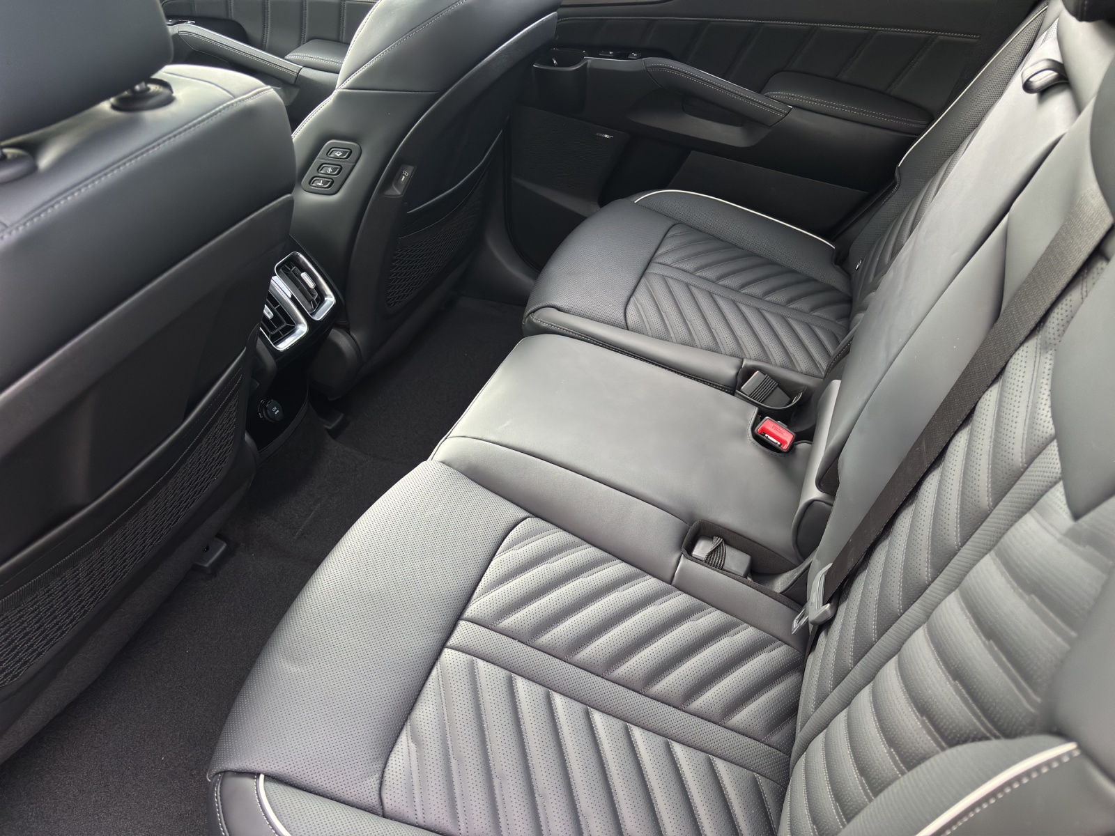 KIA Sorento 1.6 T-GDi Hybrid Style 7P-image-10