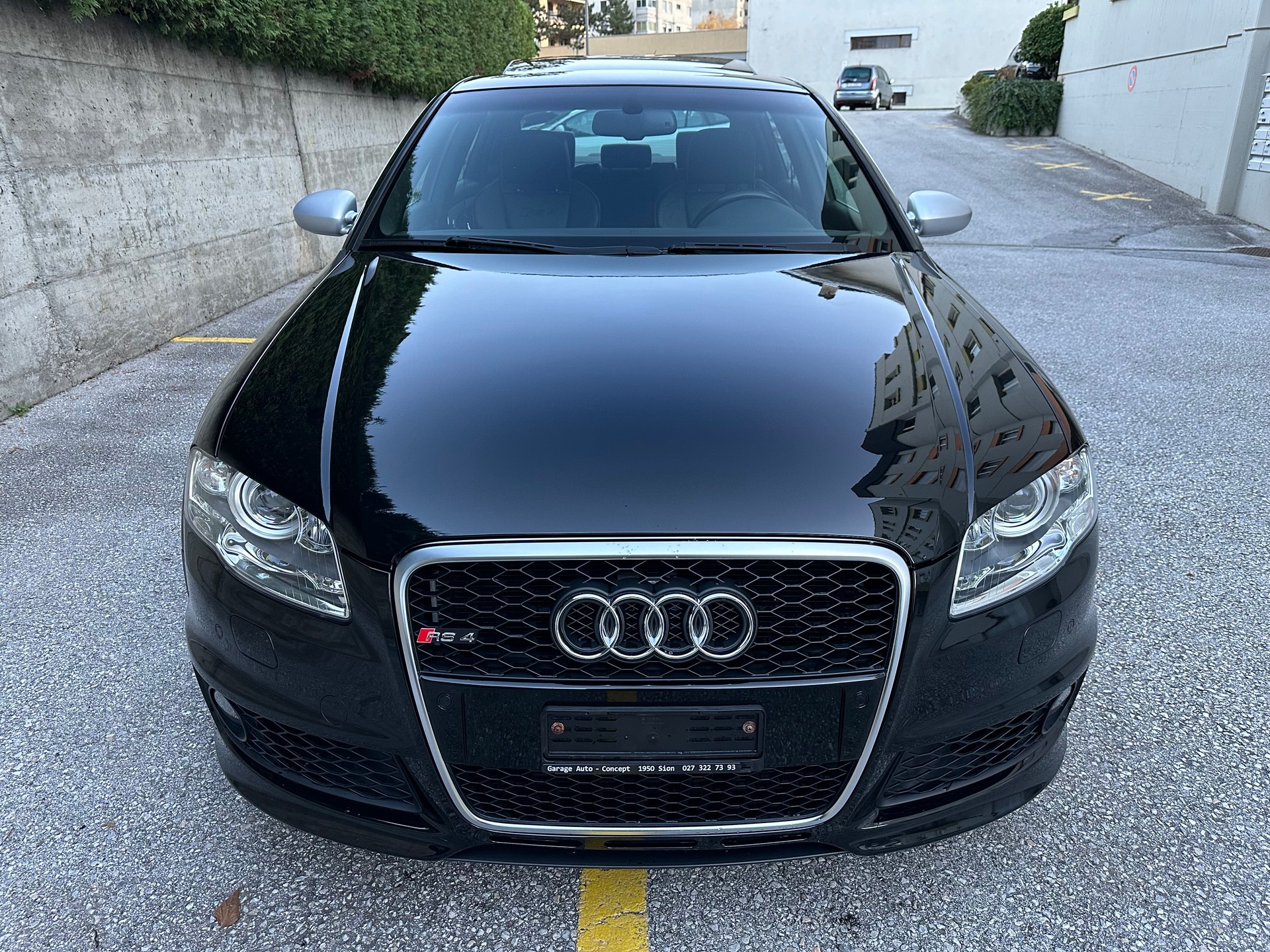 AUDI RS4 Limousine 4.2 V8 quattro-image-2