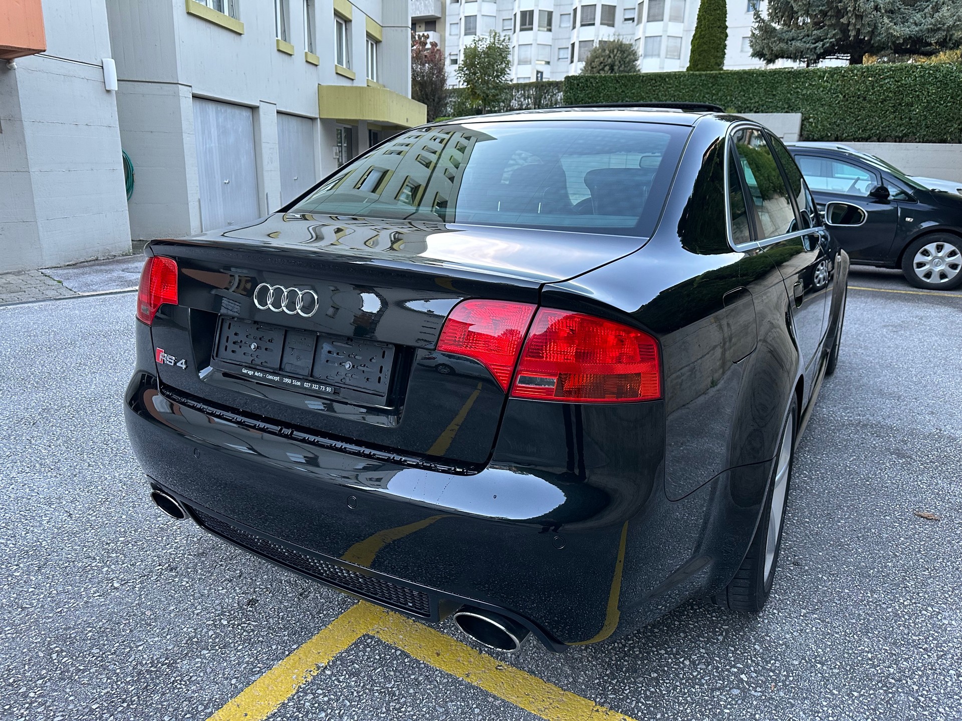 AUDI RS4 Limousine 4.2 V8 quattro-image-6