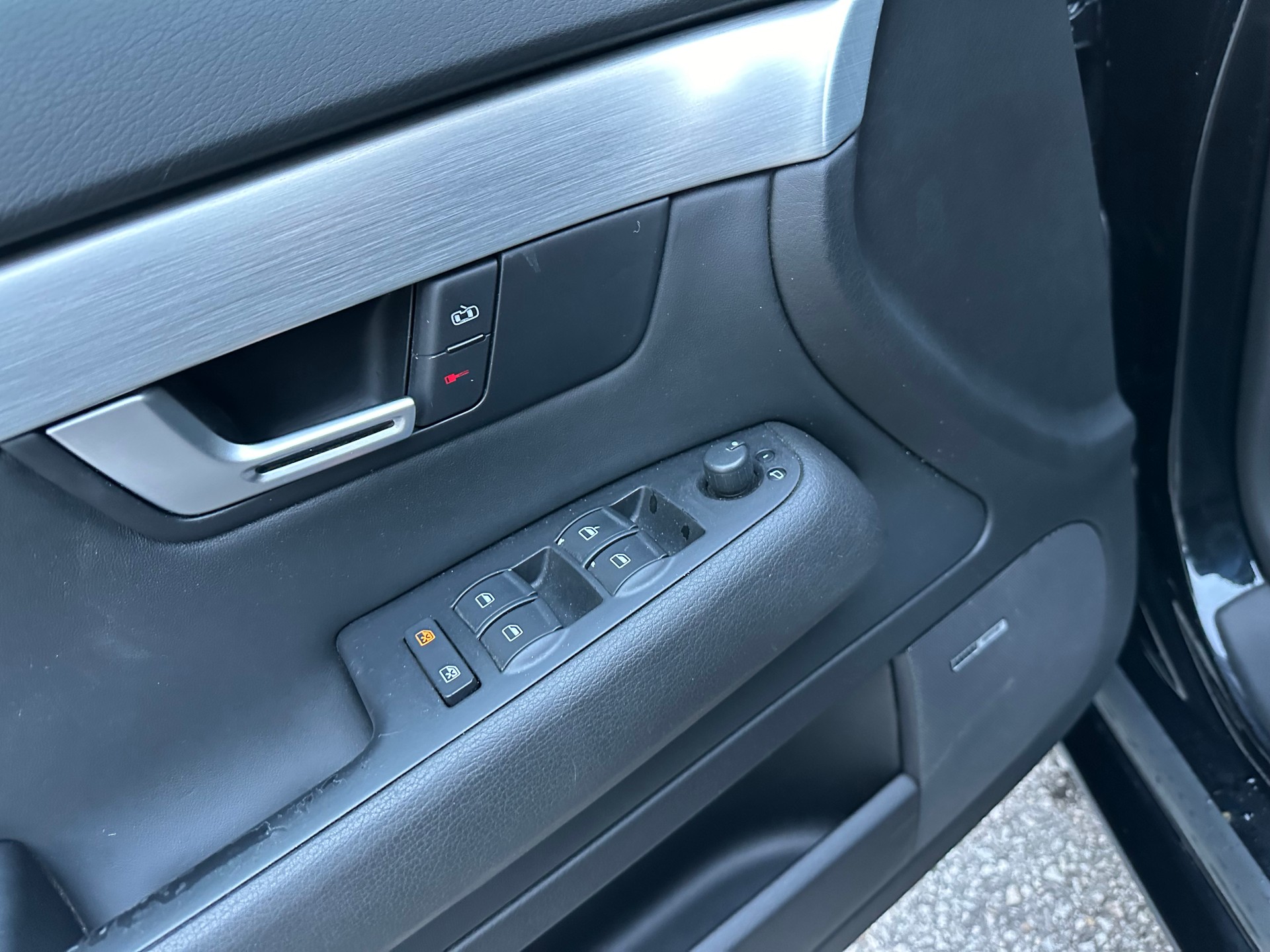 AUDI RS4 Limousine 4.2 V8 quattro-image-11