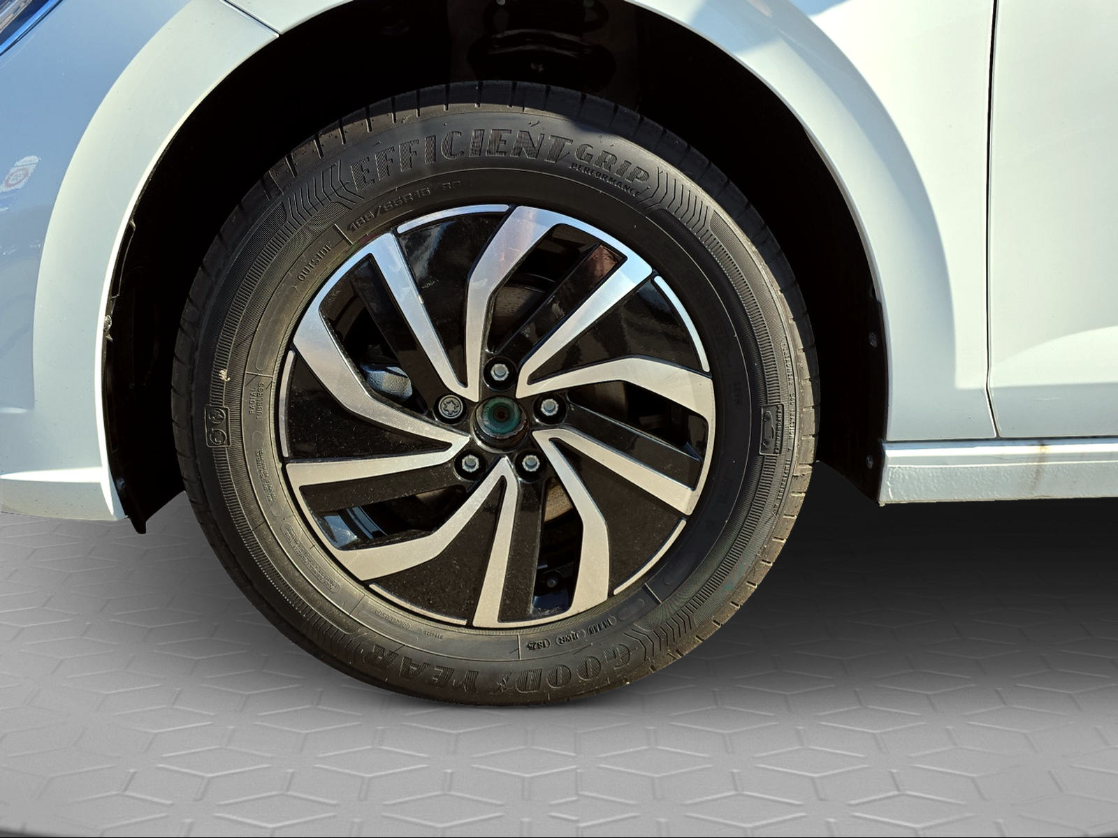 VW VW Polo-image-5