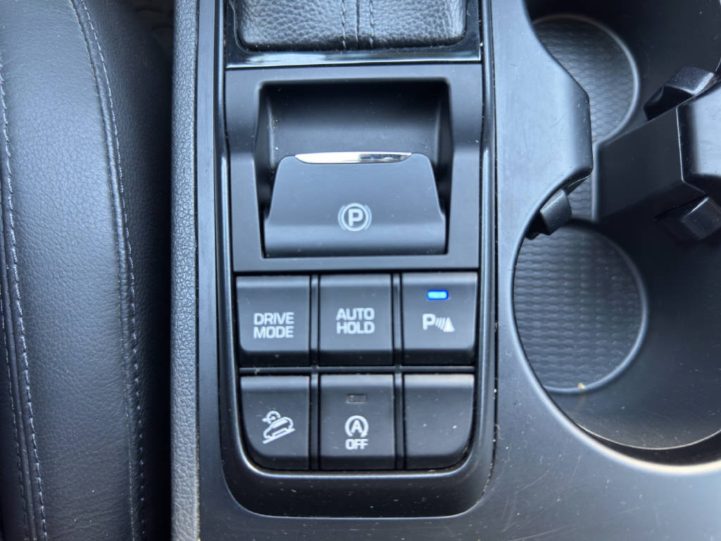 HYUNDAI TUCSON 2.0 CRDi Amplia 4WD-image-15