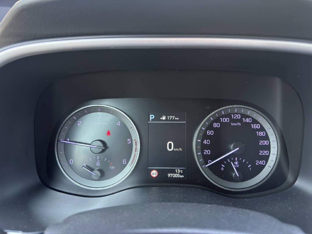 HYUNDAI TUCSON 2.0 CRDi Amplia 4WD-image-13