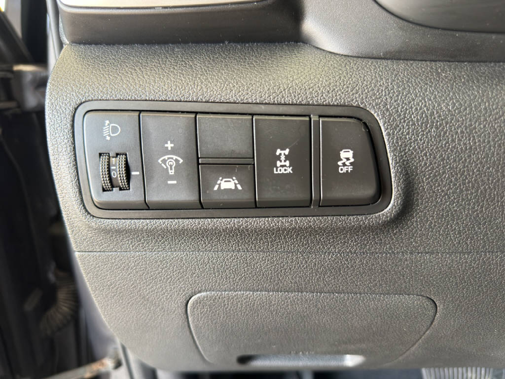 HYUNDAI TUCSON 2.0 CRDi Amplia 4WD-image-16