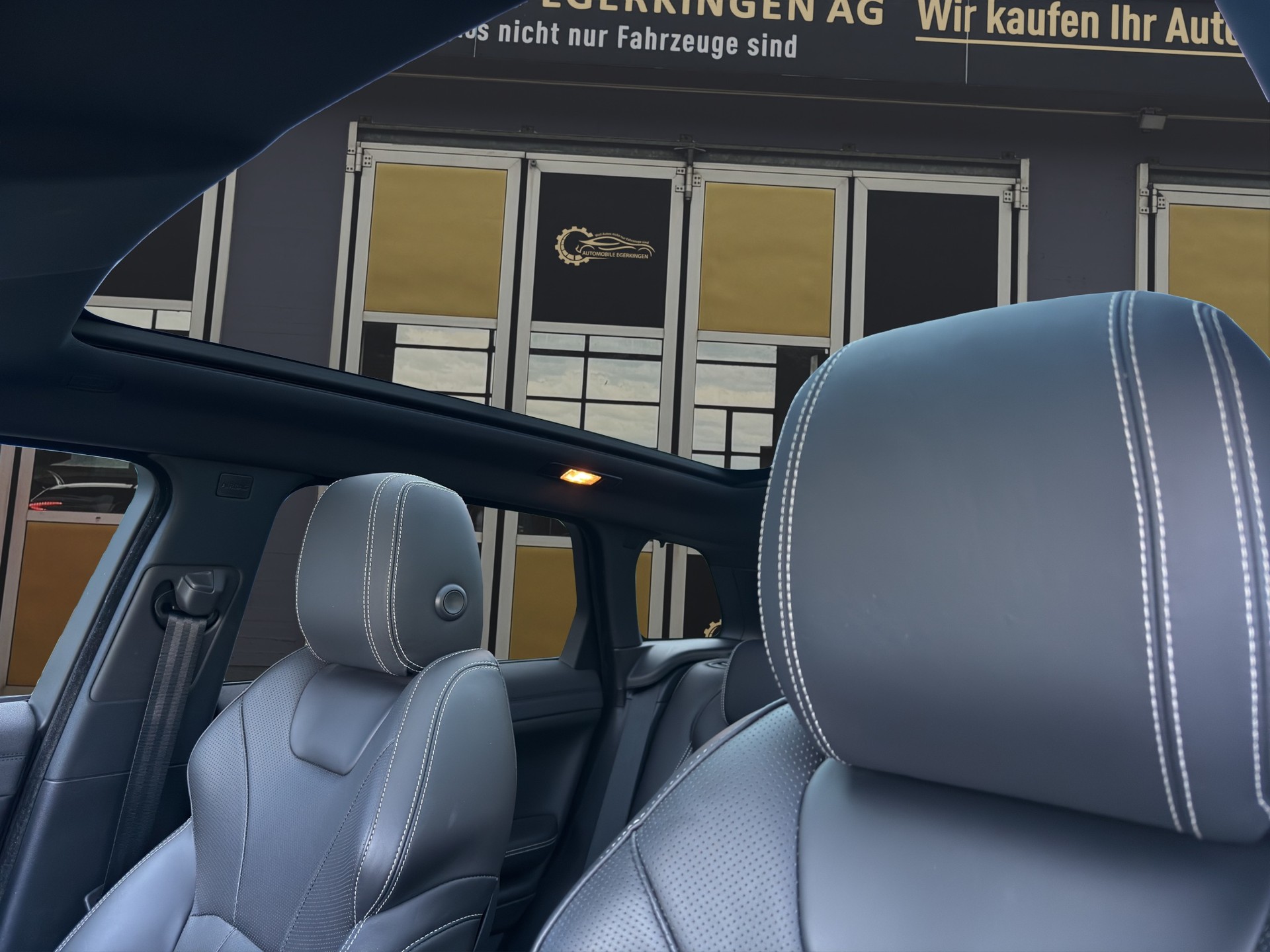 LAND ROVER Range Rover Evoque 2.0 Si4 HSE Dynamic AT9-image-12