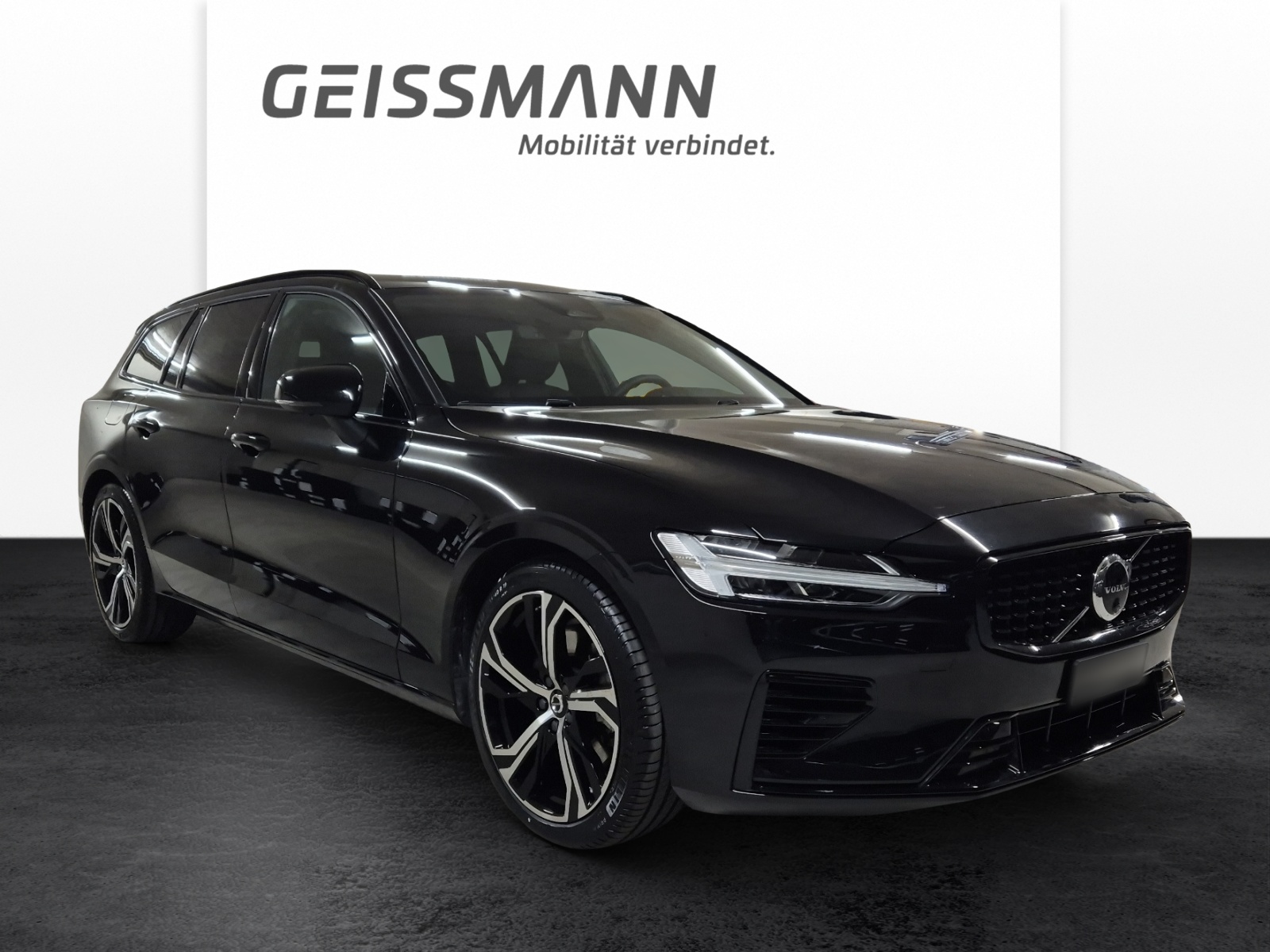 VOLVO V60 2.0 T6 TE Plus Dark eAWD-image-1