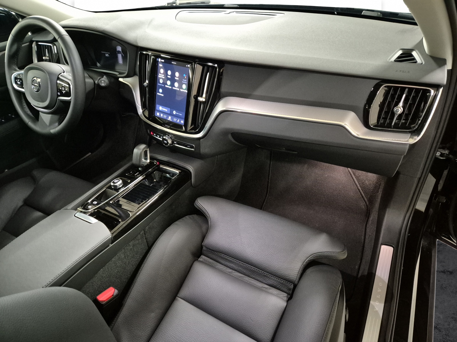 VOLVO V60 2.0 T6 TE Plus Dark eAWD-image-16