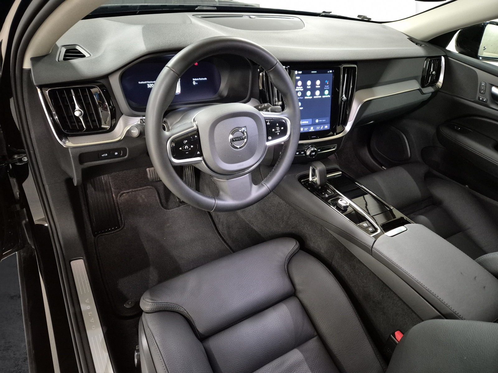 VOLVO V60 2.0 T6 TE Plus Dark eAWD-image-8
