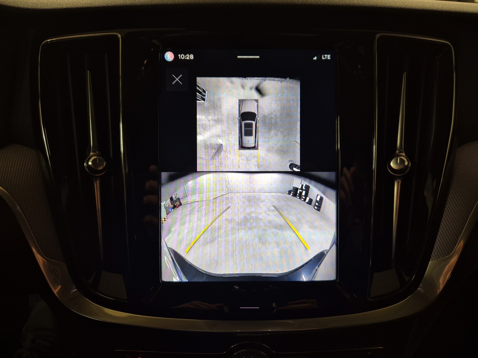 VOLVO V60 2.0 T6 TE Plus Dark eAWD-image-11