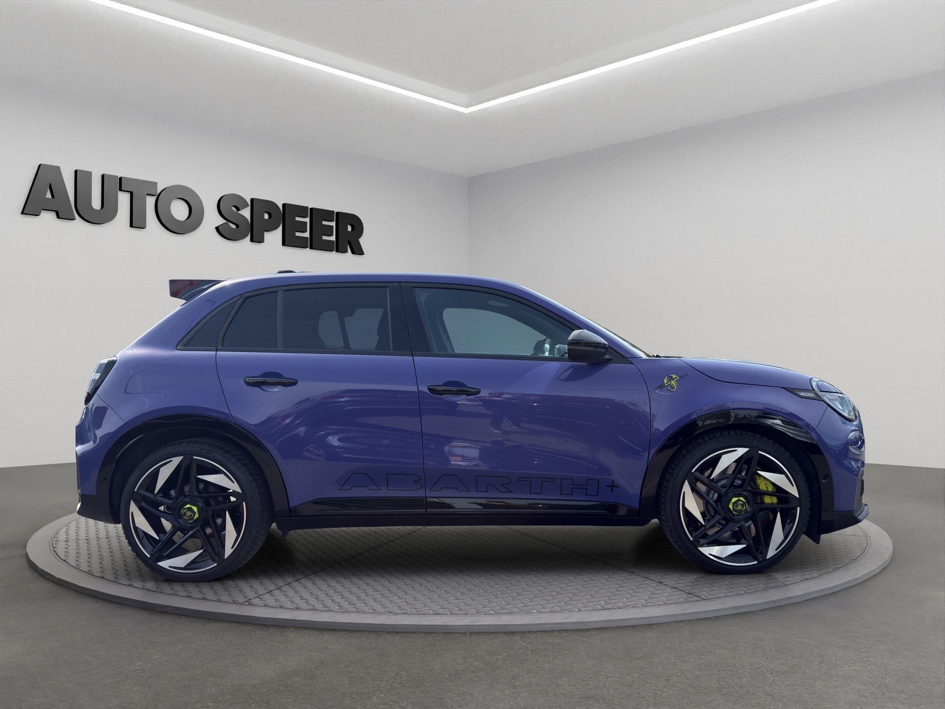 FIAT Abarth 600e Scorpionissima-showroom-element-2