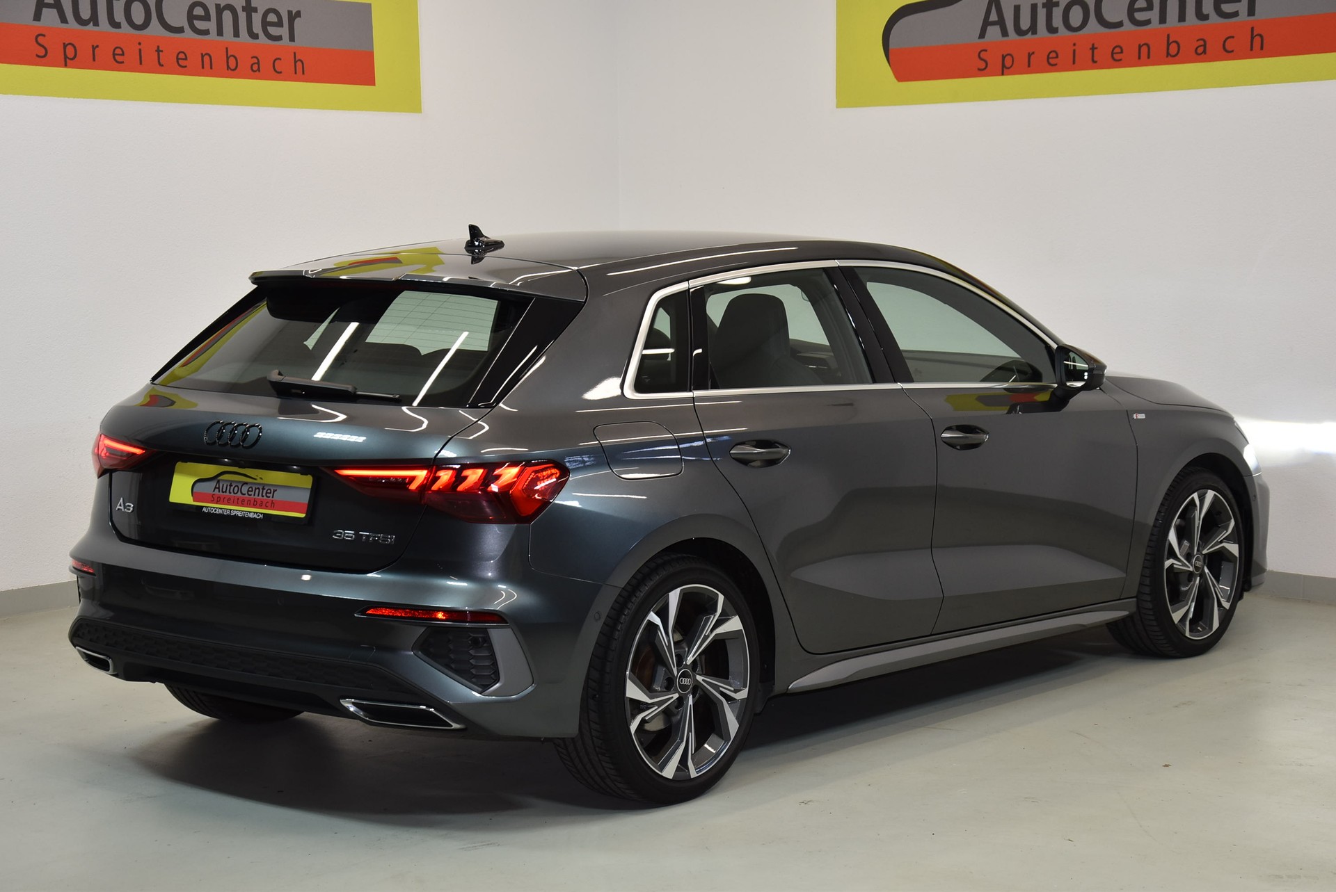 AUDI A3 Sportback 35 TFSI S line Attraction S-tronic-image-14