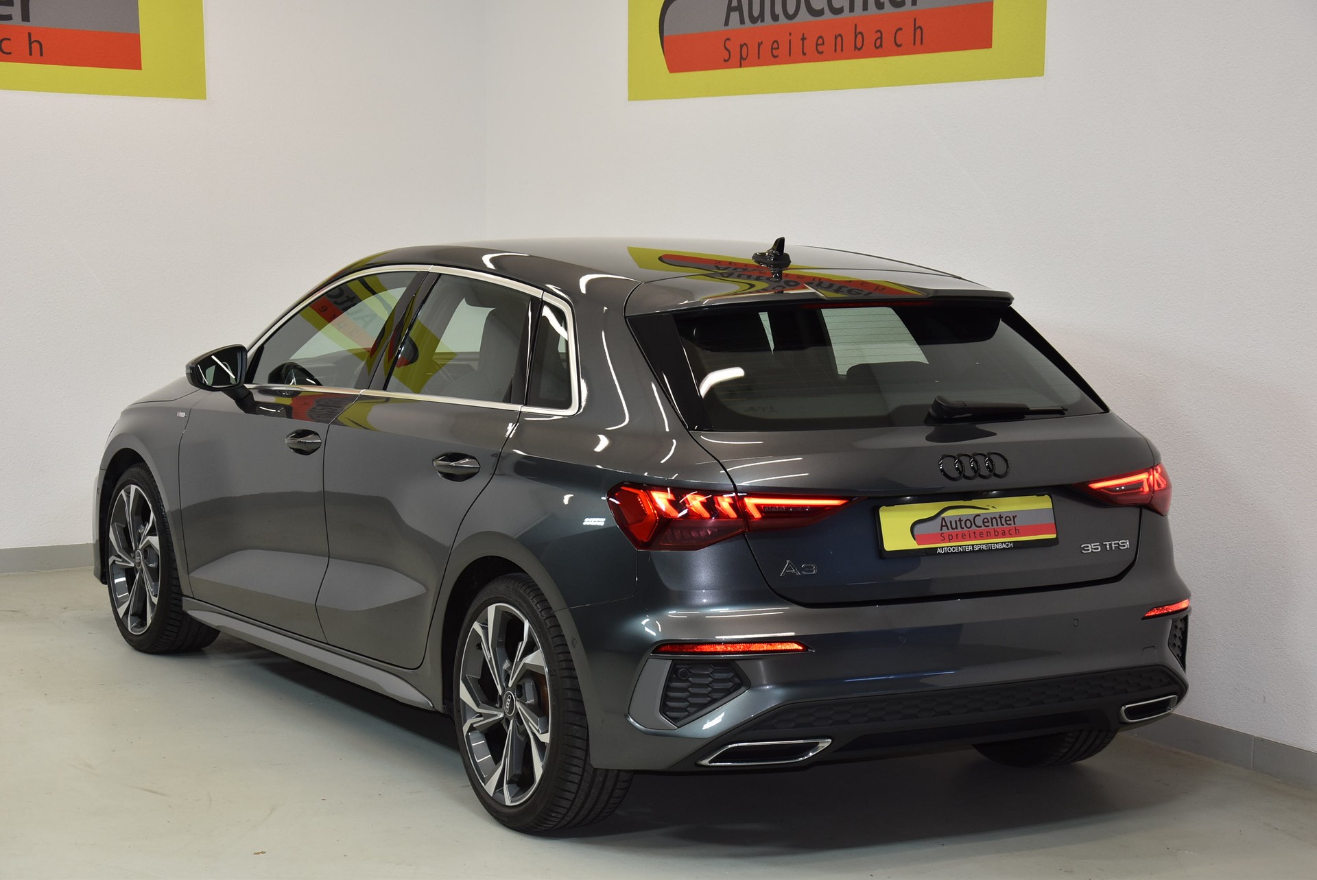 AUDI A3 Sportback 35 TFSI S line Attraction S-tronic-image-12