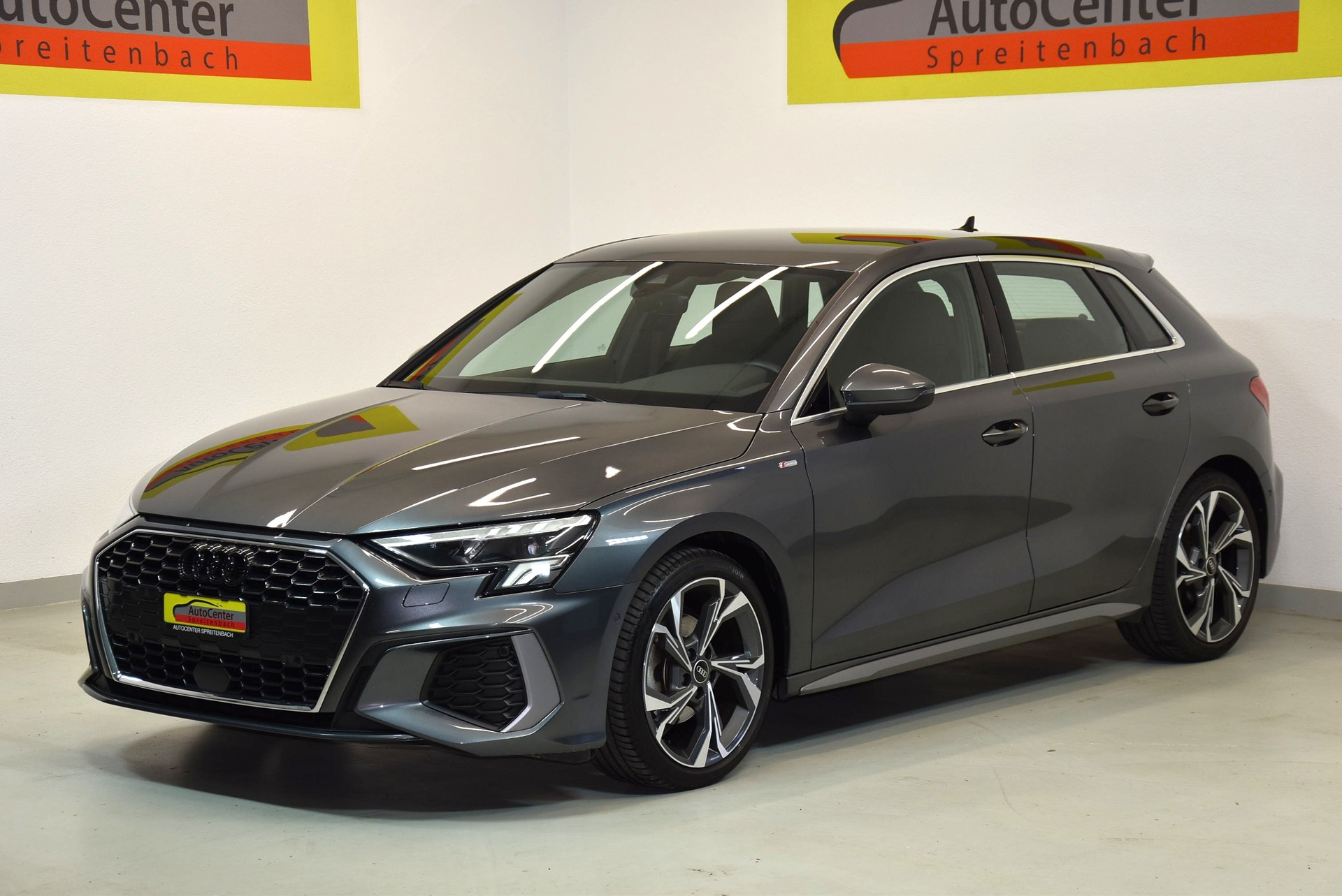 AUDI A3 Sportback 35 TFSI S line Attraction S-tronic-image-1