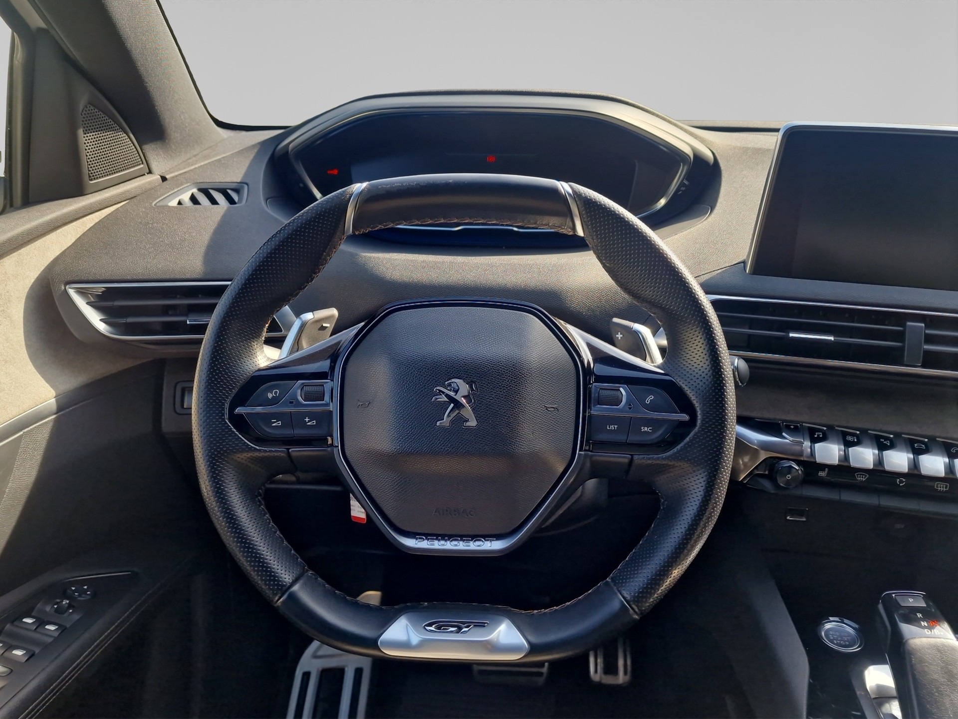 PEUGEOT 3008 1.6 Plug-in Hybrid4 GT-image-11