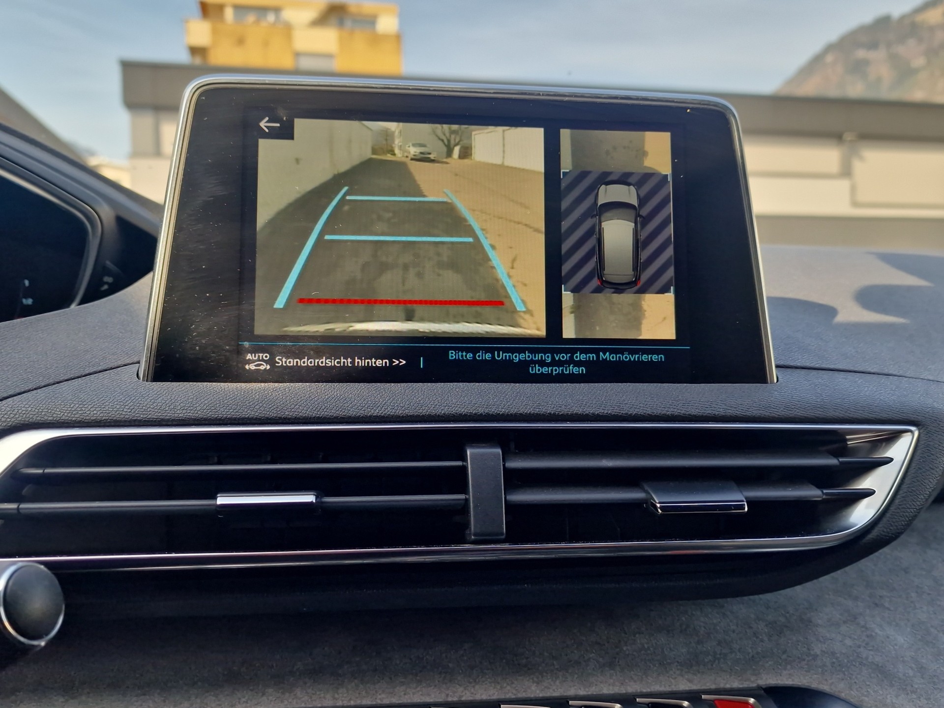 PEUGEOT 3008 1.6 Plug-in Hybrid4 GT-image-16