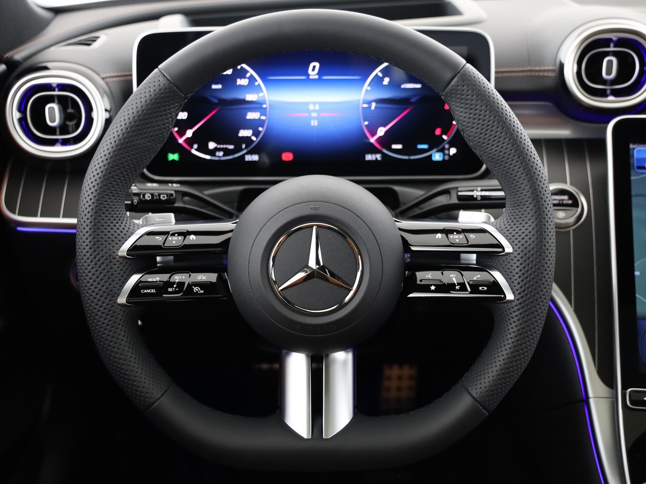MERCEDES-BENZ C 220 d T 4 Matic-image-5