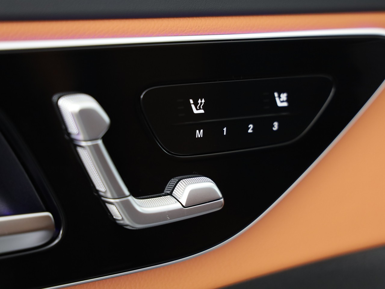MERCEDES-BENZ C 220 d T 4 Matic-image-13