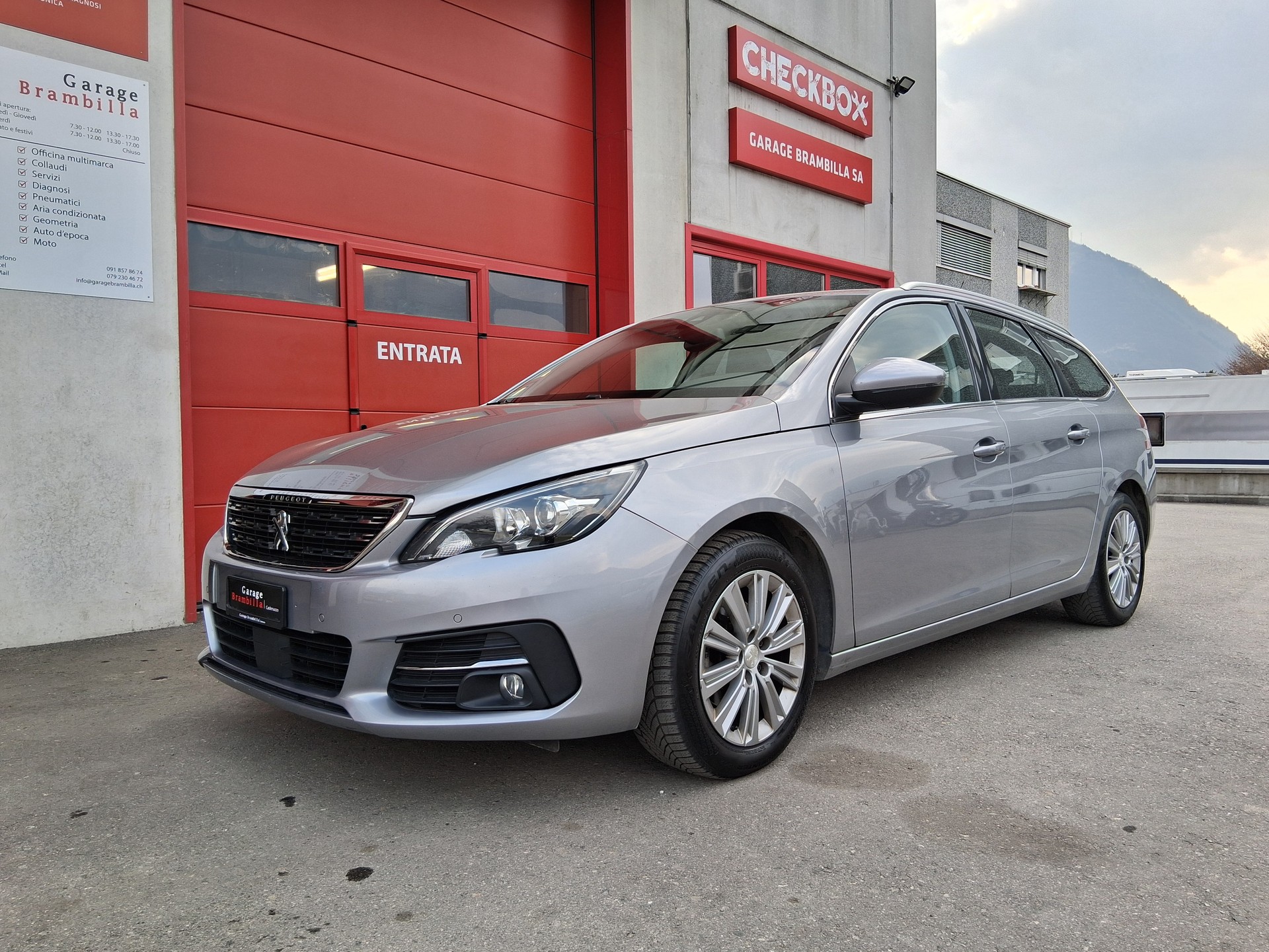 PEUGEOT 308 SW 1.5 BlueHDI Tech Edition EAT8-image-1