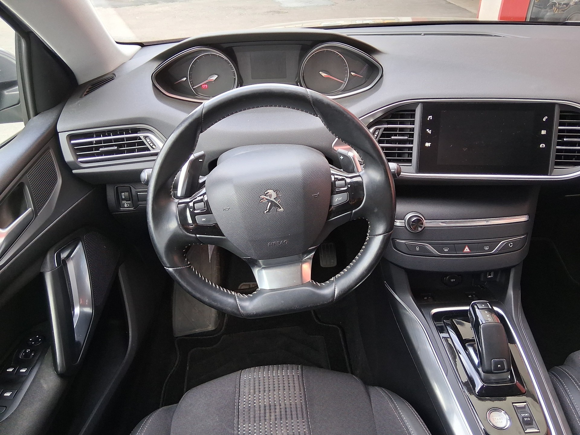 PEUGEOT 308 SW 1.5 BlueHDI Tech Edition EAT8-image-9