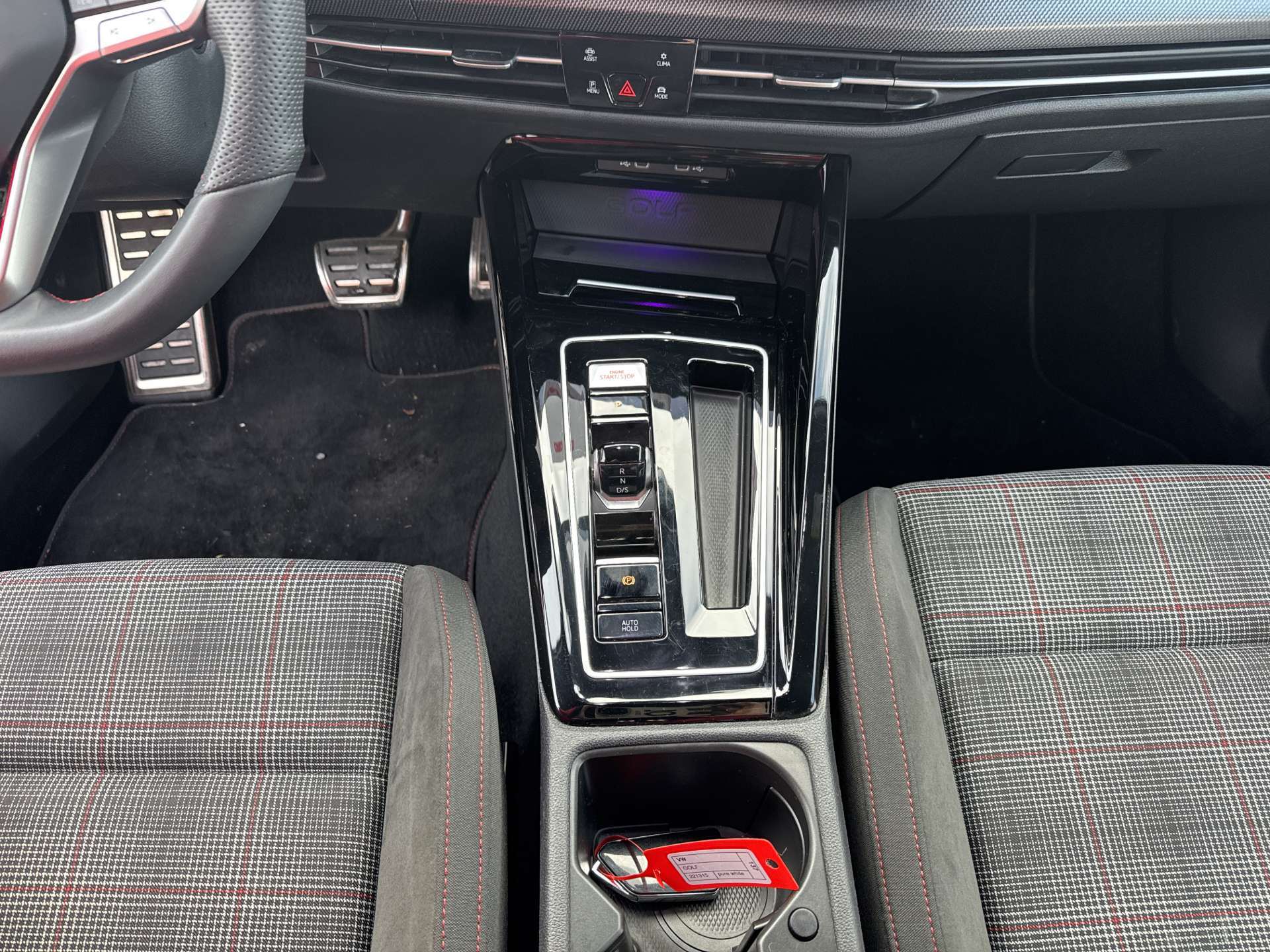 VW Golf 2.0 TSi GTi 266PS DSG-Automat-image-11