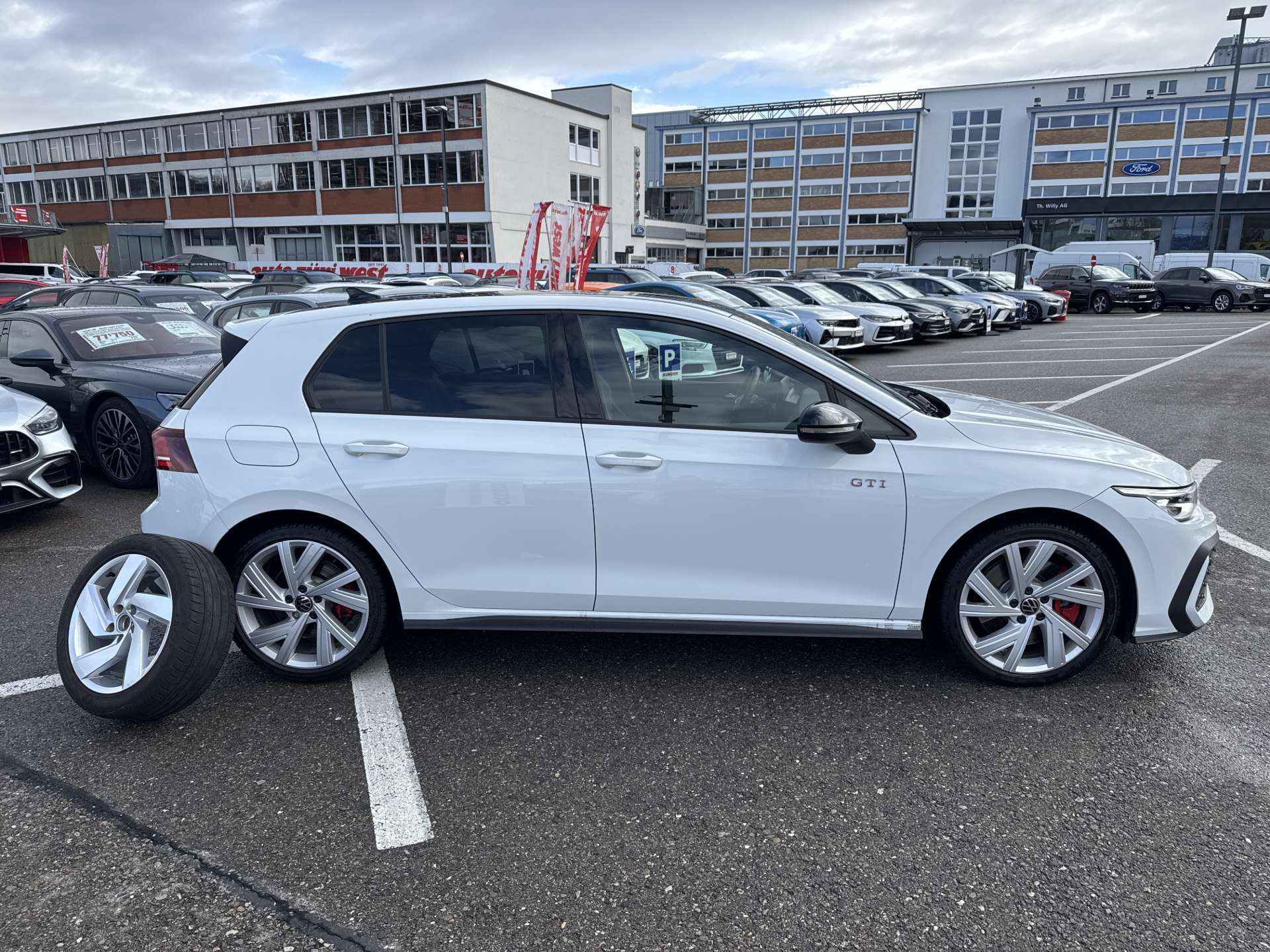 VW Golf 2.0 TSi GTi 266PS DSG-Automat-image-10