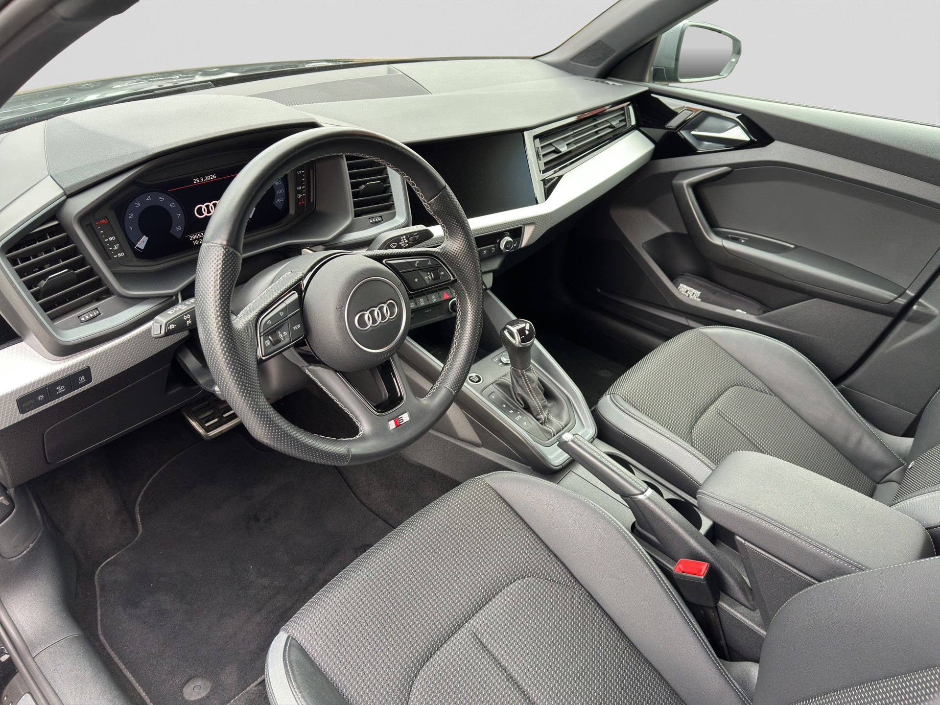 AUDI A1 Sportback 40 TFSI S Line S-tronic-image-6