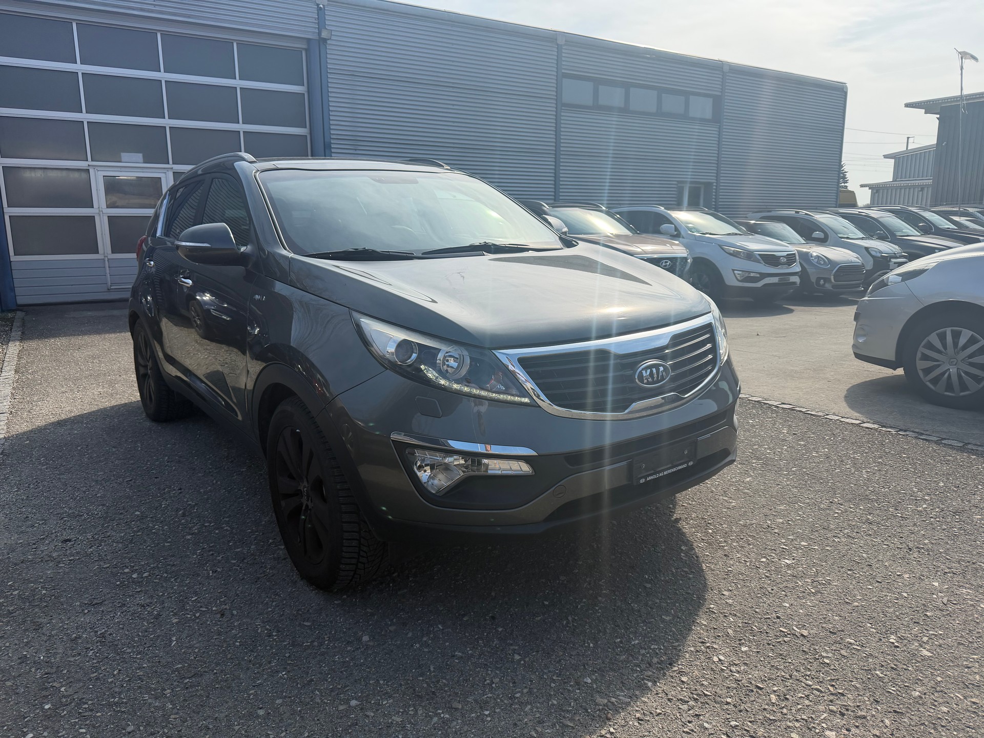 KIA Sportage 2.0 CRDi Trend 4WD Automatic-image-2
