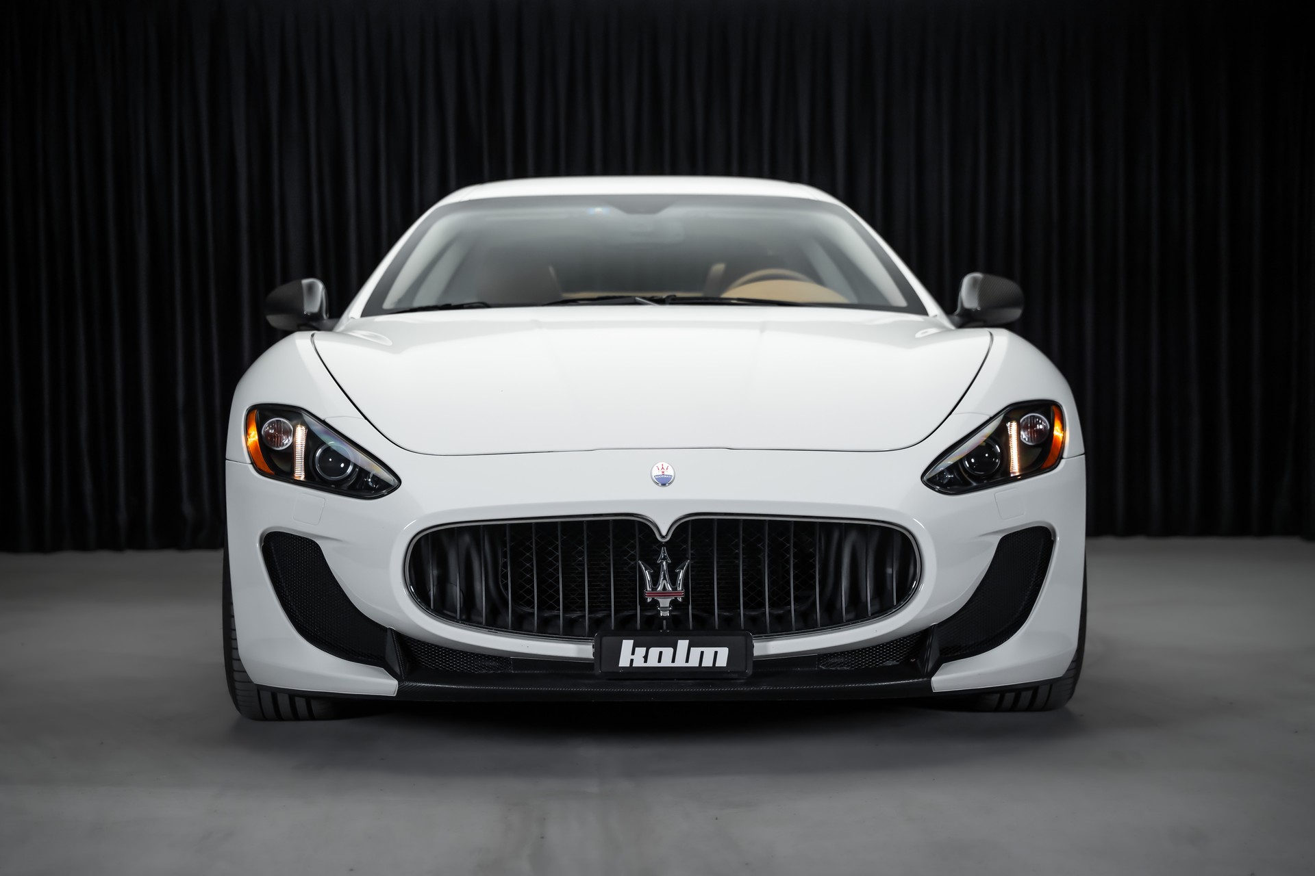 MASERATI GranTurismo S Automatica-showroom-element-1