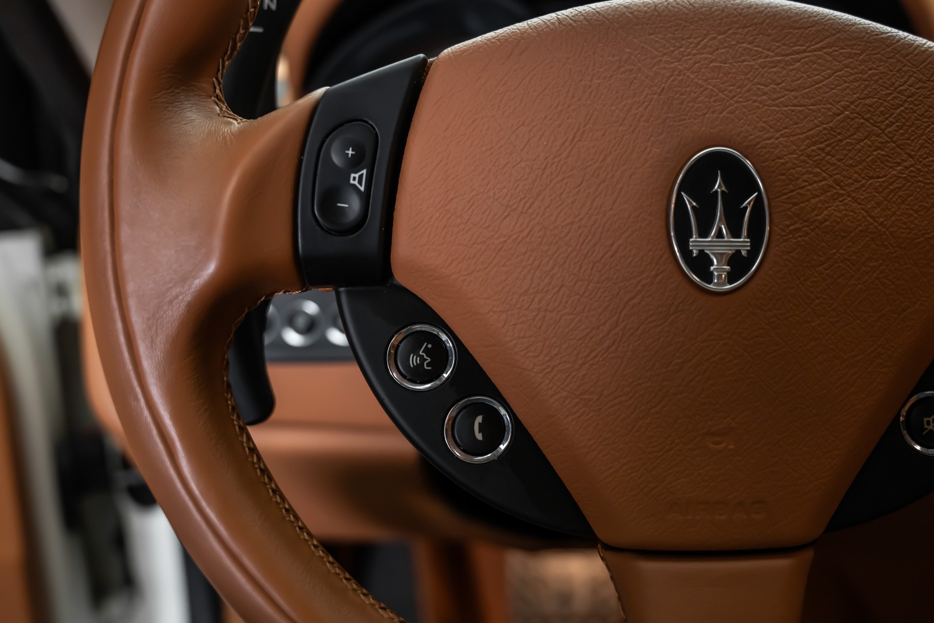 MASERATI GranTurismo S Automatica-image-23