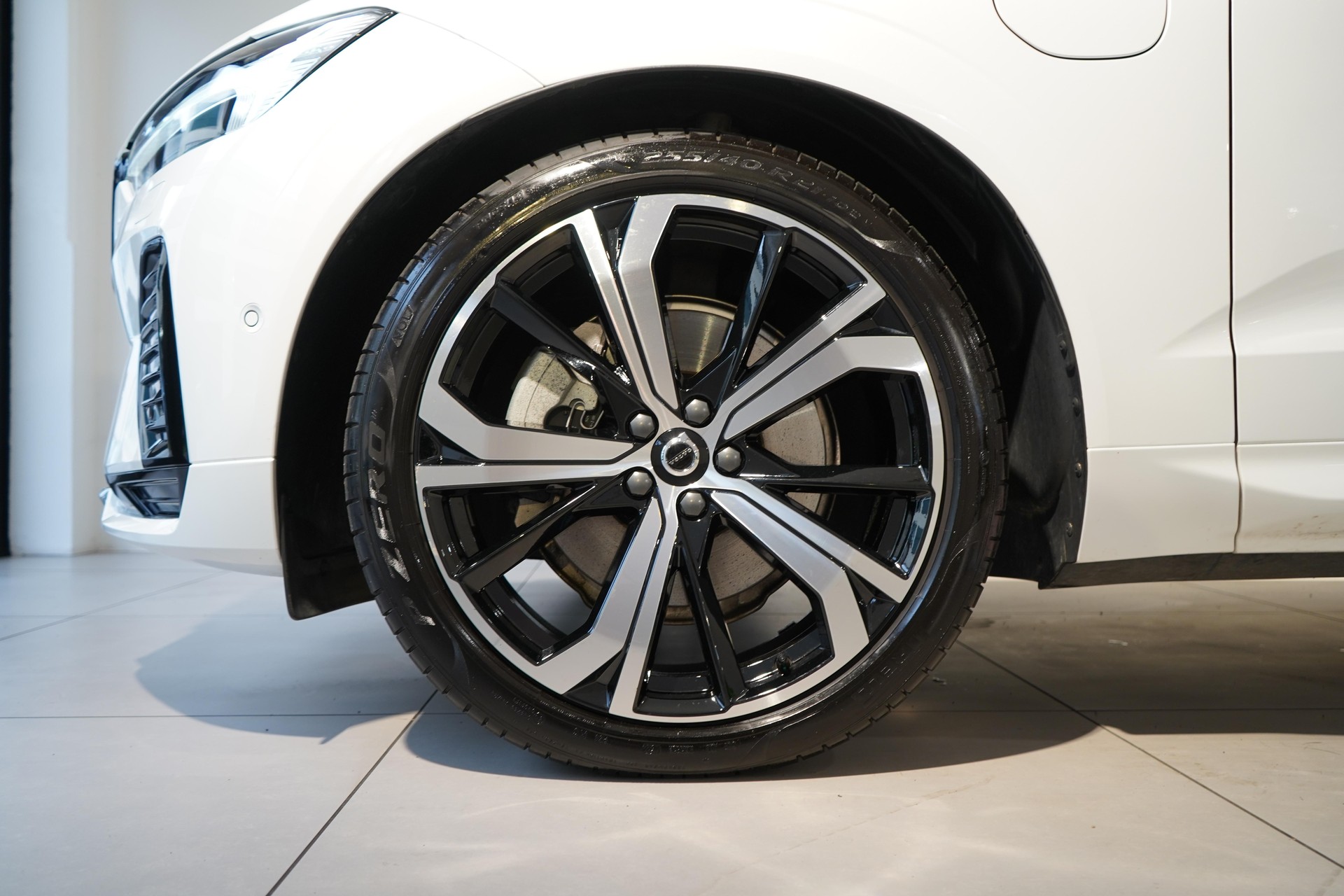 VOLVO XC60 2.0 T8 TE XCLUSIVE Ultra Dark eAWD-image-21