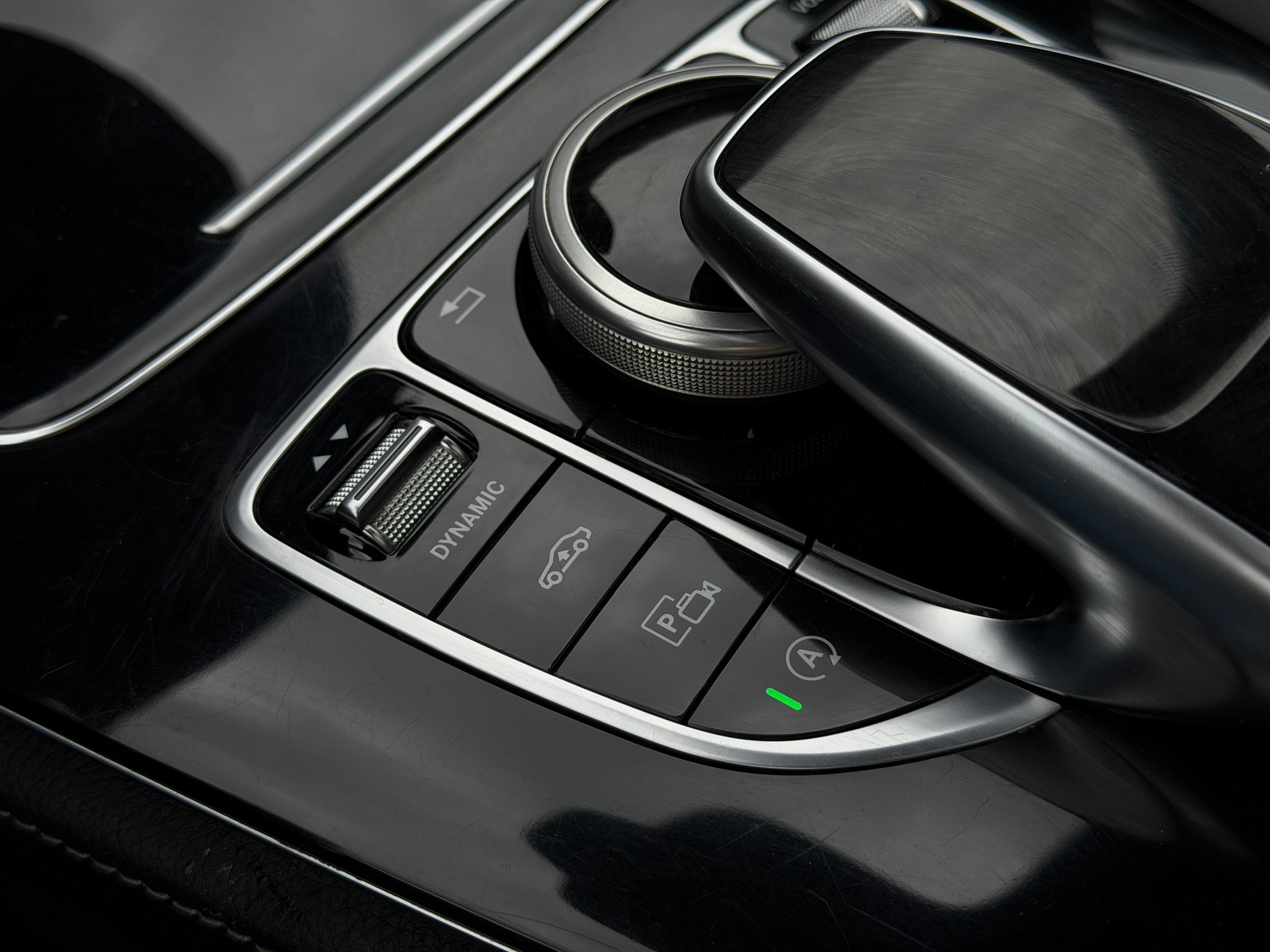 MERCEDES-BENZ E 220 d All-Terrain AHK 2.1T Avantgarde 4Matic 9G-Tronic-image-17