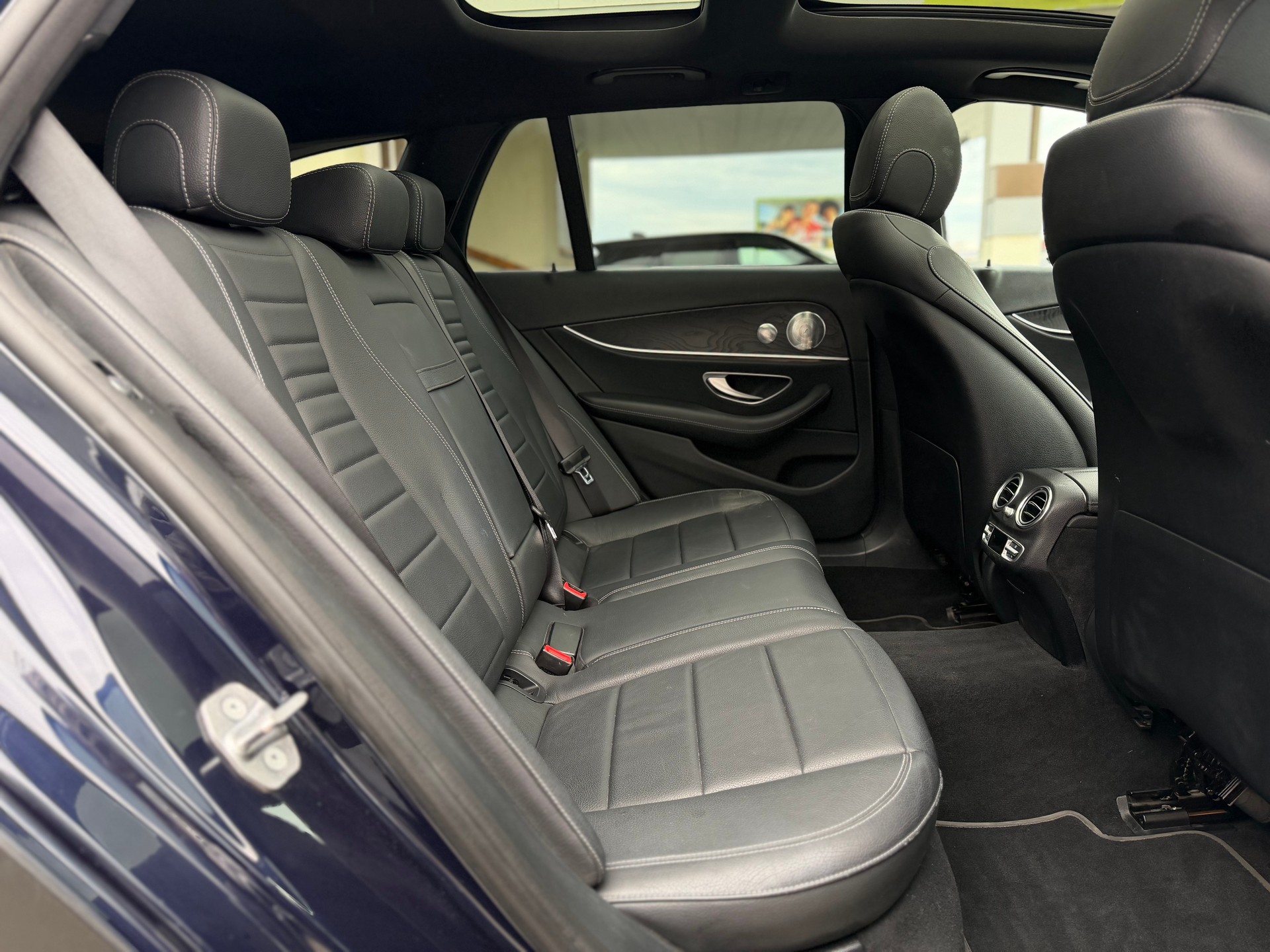 MERCEDES-BENZ E 220 d All-Terrain AHK 2.1T Avantgarde 4Matic 9G-Tronic-image-13