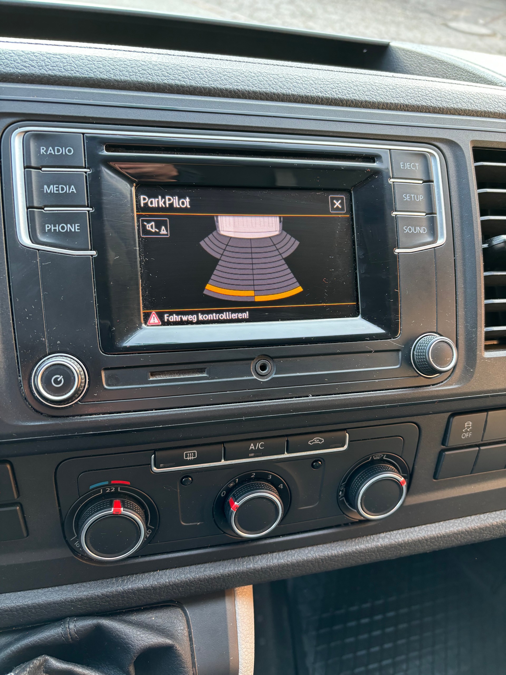 VW T6.1 2.0 TDI 4Motion-image-11