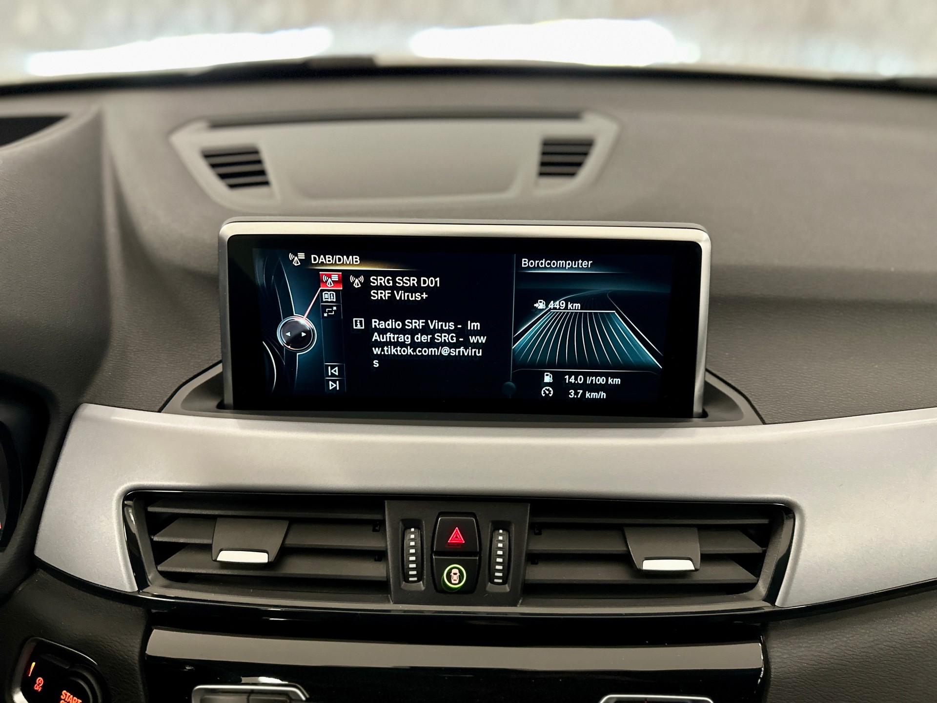 BMW X1 xDrive 20d Steptronic-image-16