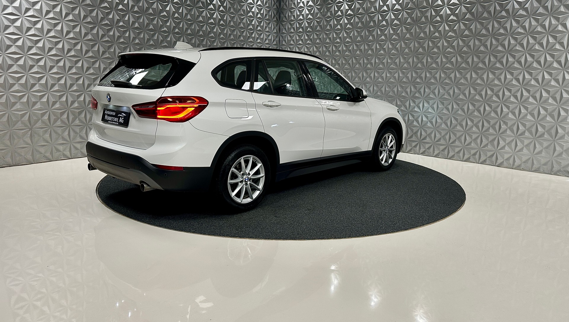 BMW X1 xDrive 20d Steptronic-image-4