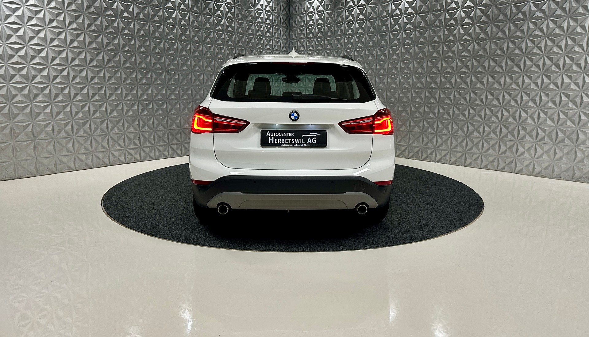 BMW X1 xDrive 20d Steptronic-image-5