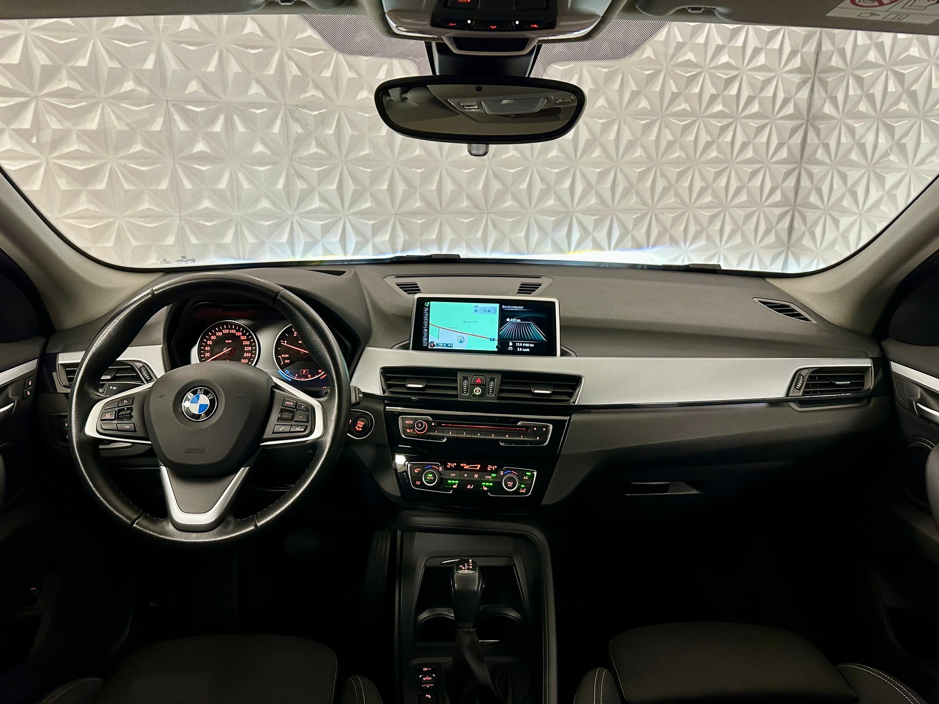 BMW X1 xDrive 20d Steptronic-image-14