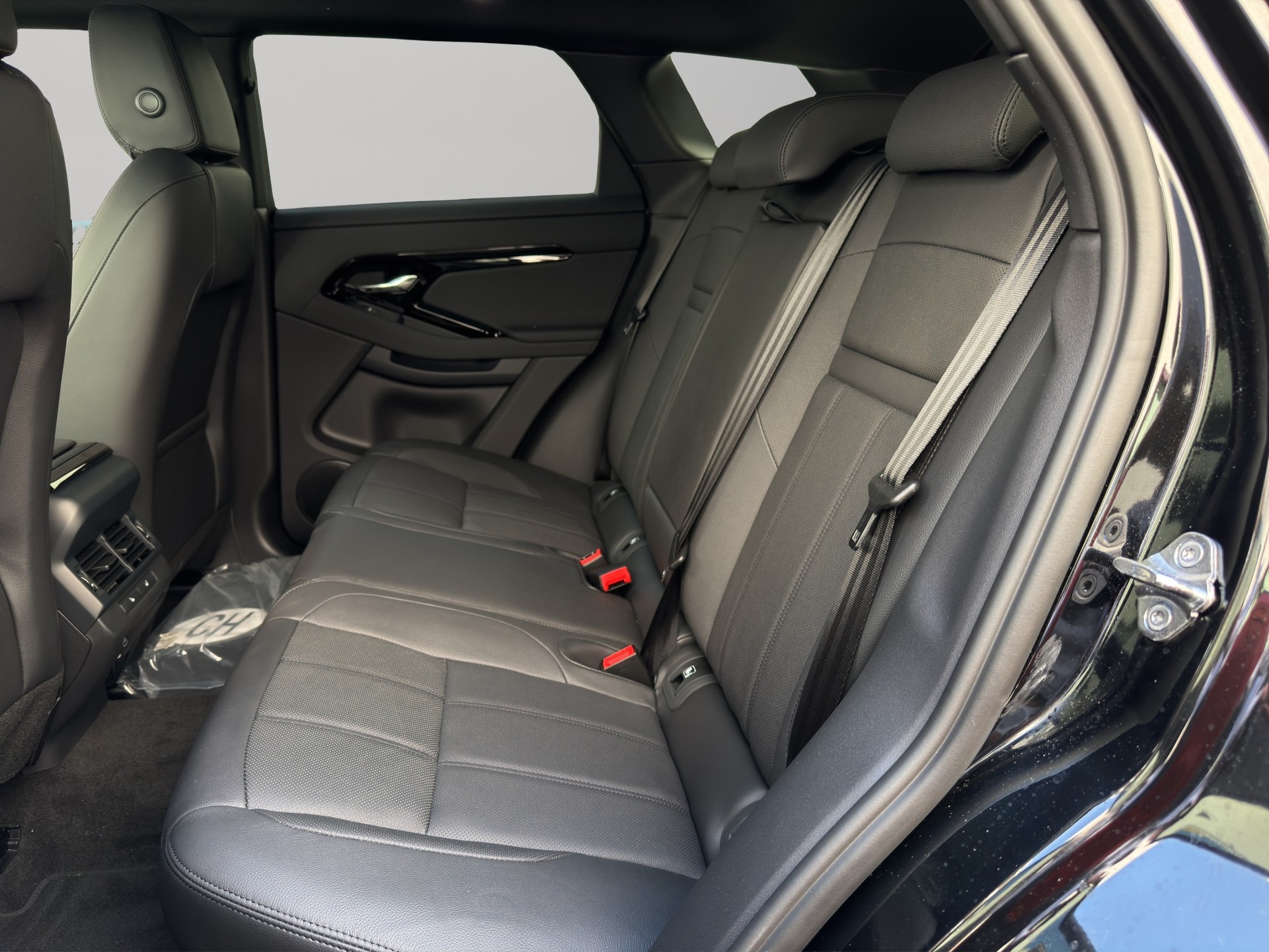LAND ROVER Range Rover Evoque 1.5 T 270e S-image-15