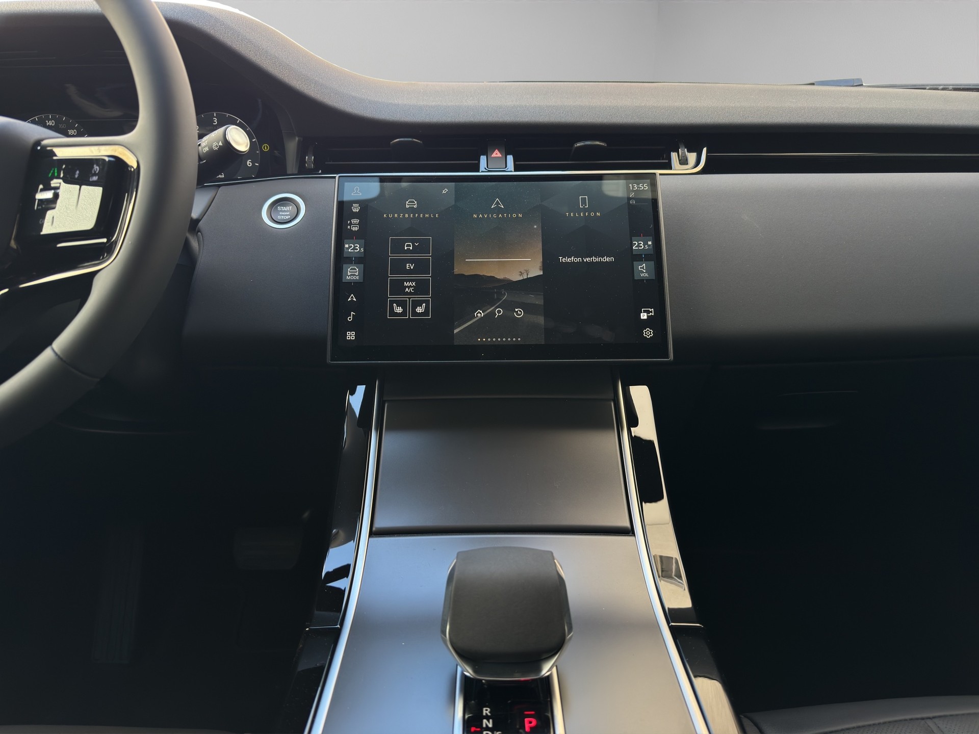 LAND ROVER Range Rover Evoque 1.5 T 270e S-image-6