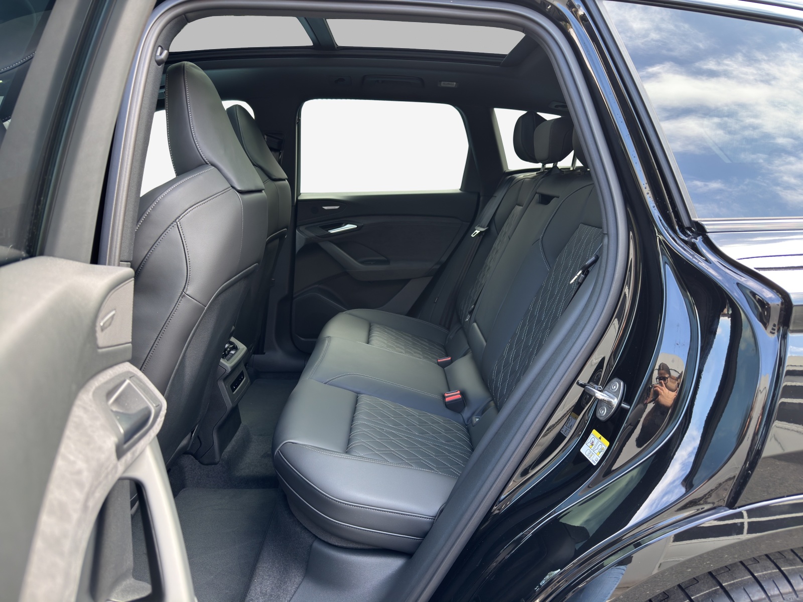 AUDI Q6 e-tron quattro-image-11