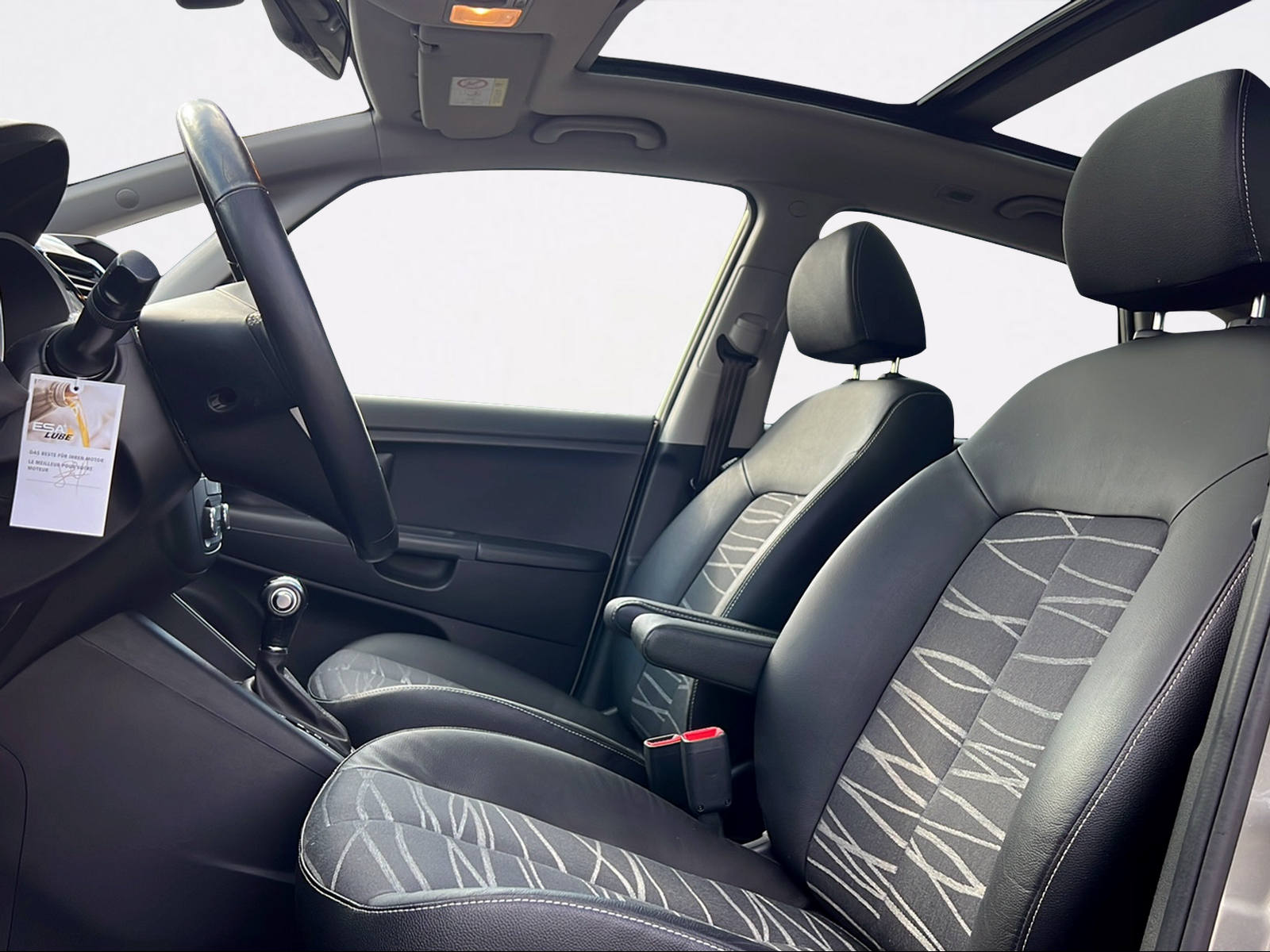 KIA Venga 1.6 CVVT Swiss Champion Automatic-image-9
