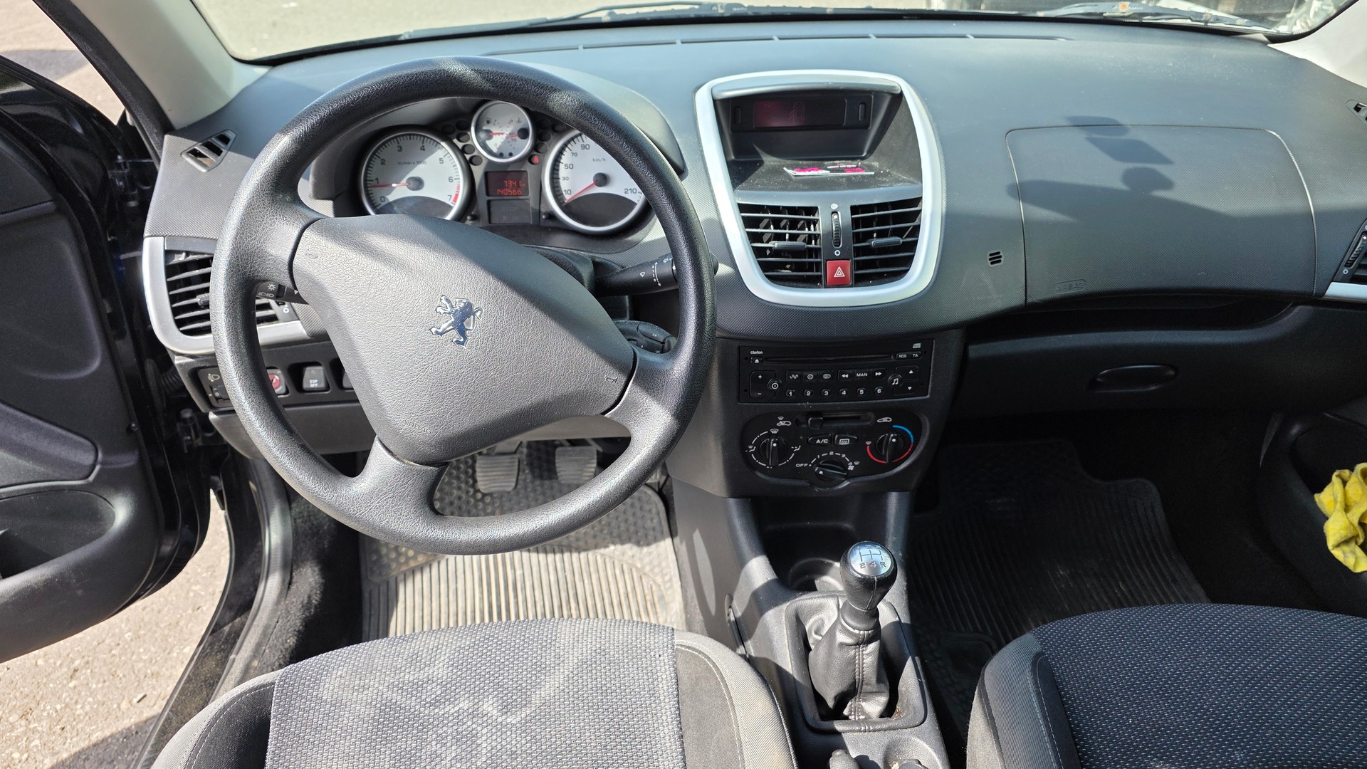 PEUGEOT 206+ 1.4 Trendy-image-8