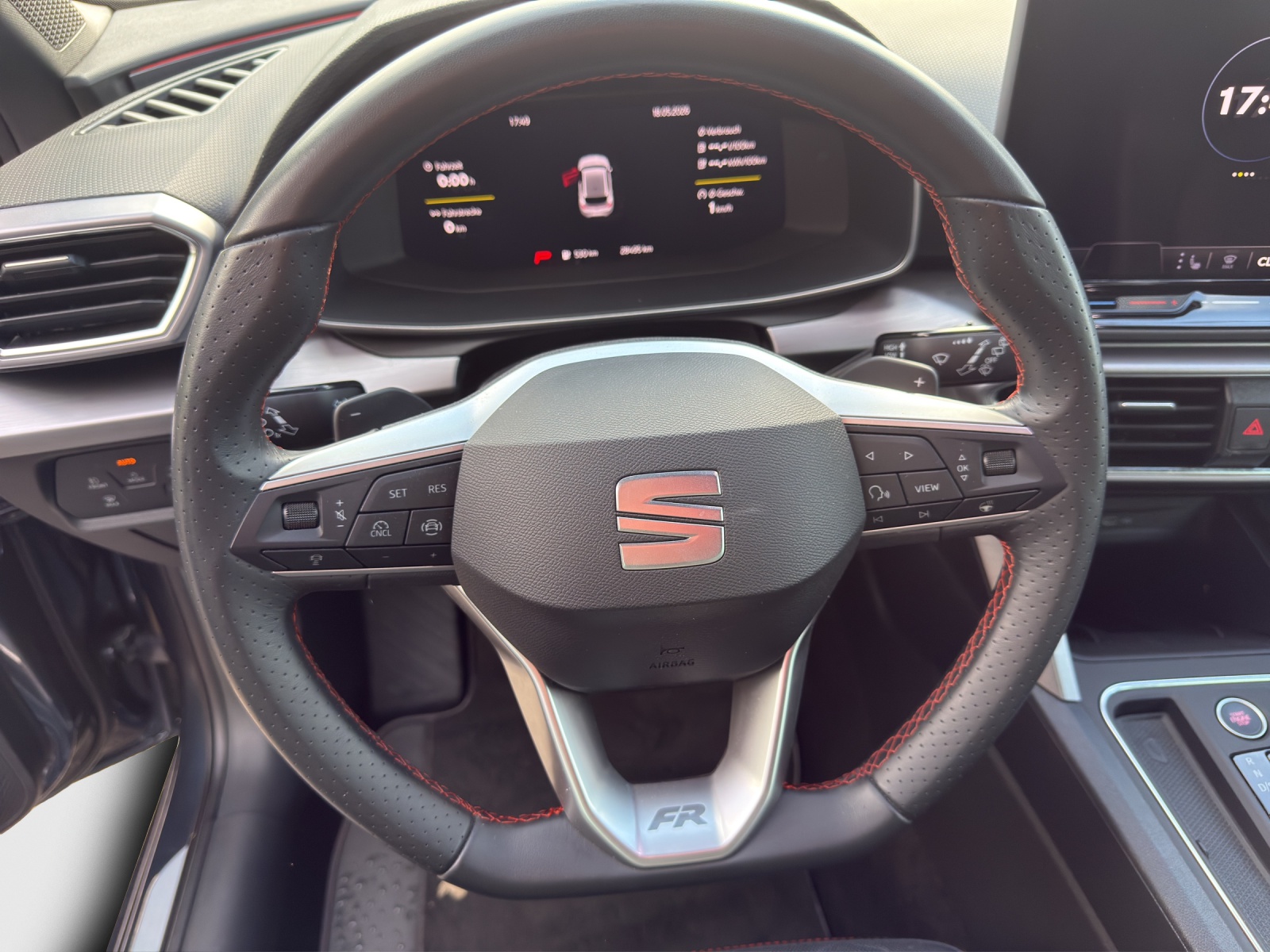 SEAT Leon 1.5 eHybrid pHEV DSG FR-image-9