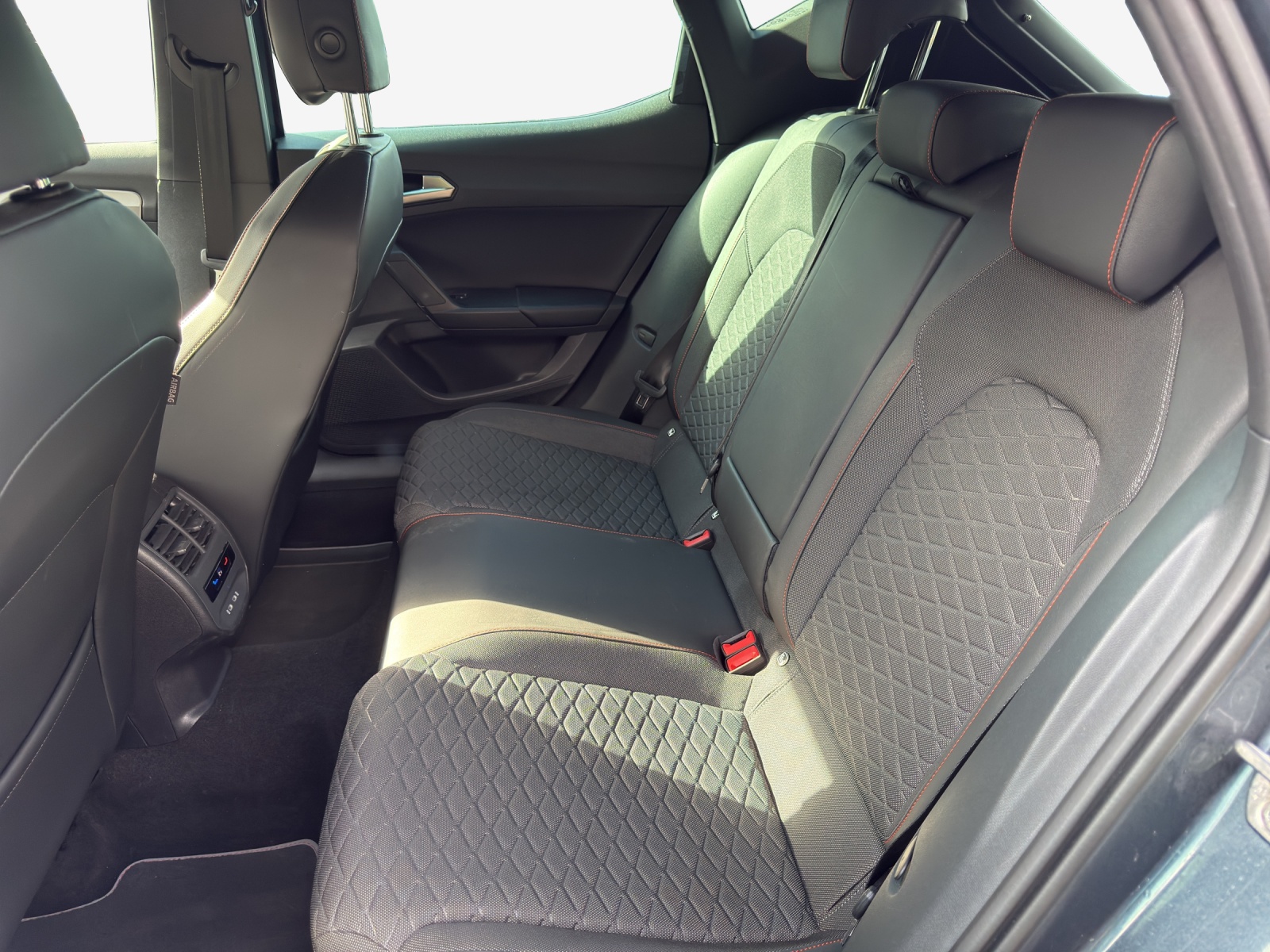 SEAT Leon 1.5 eHybrid pHEV DSG FR-image-11
